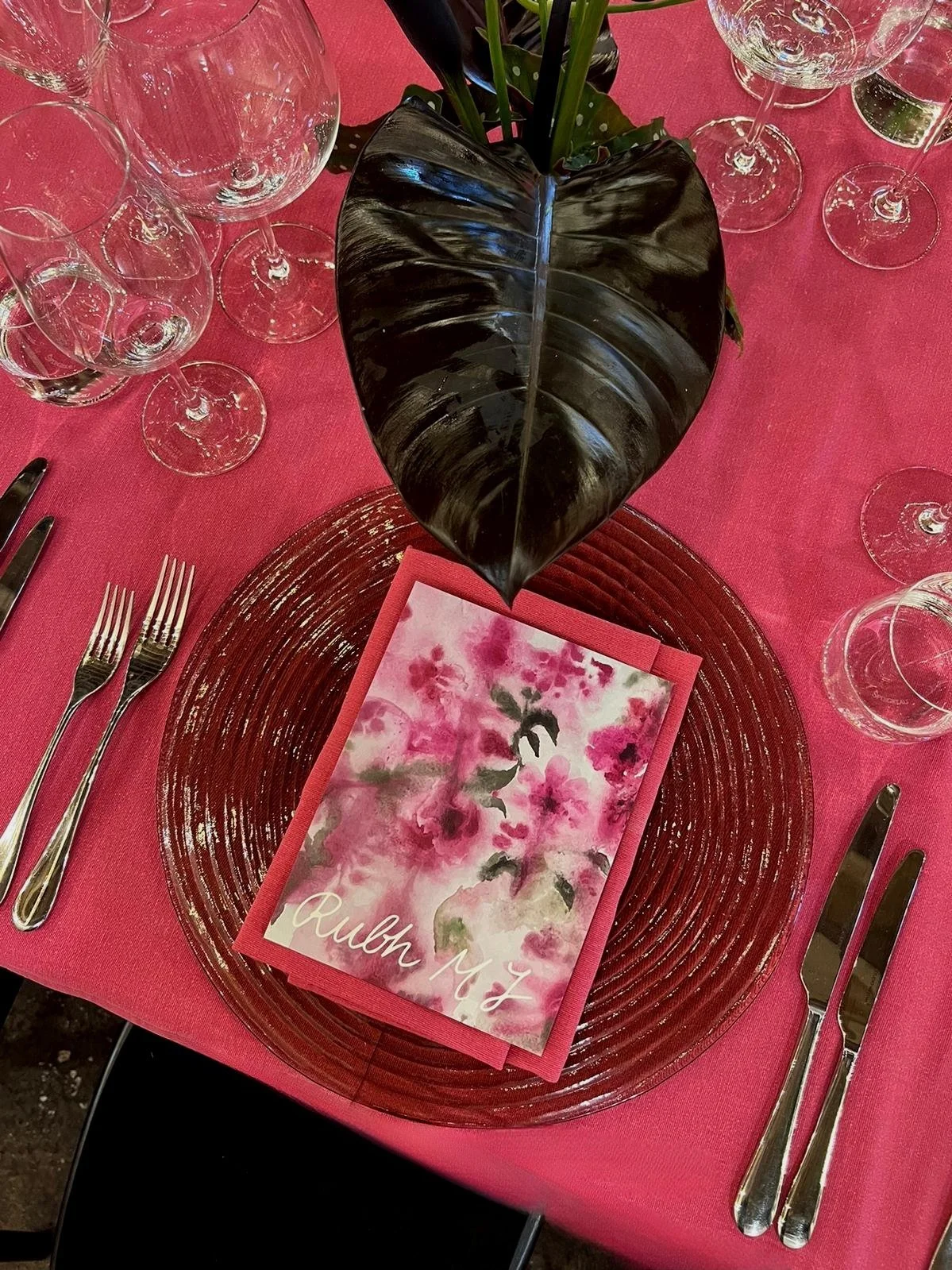 red-pink-wedding-tablescape_2.JPG