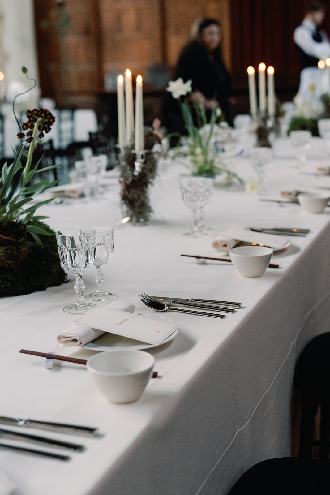 simple-elegant-wedding-decor-eltham-palace.jpg