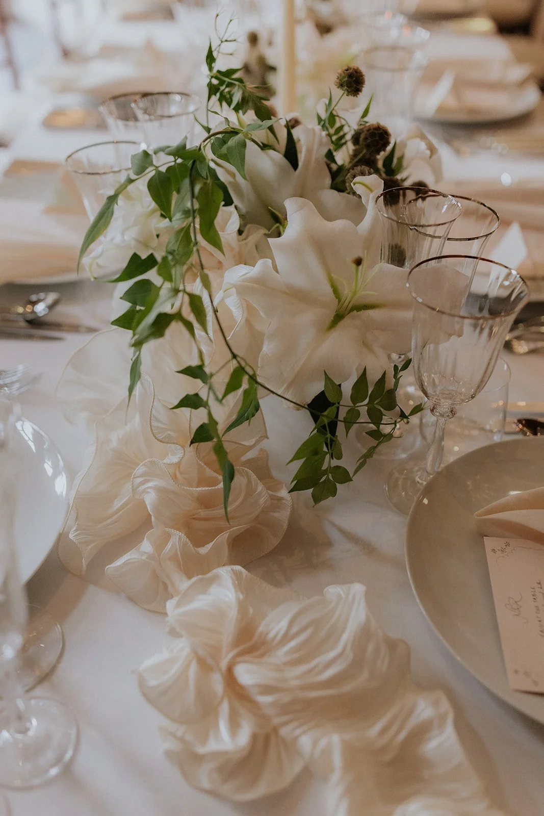 organic-ikebana-wedding-design-hedsor-house.jpg