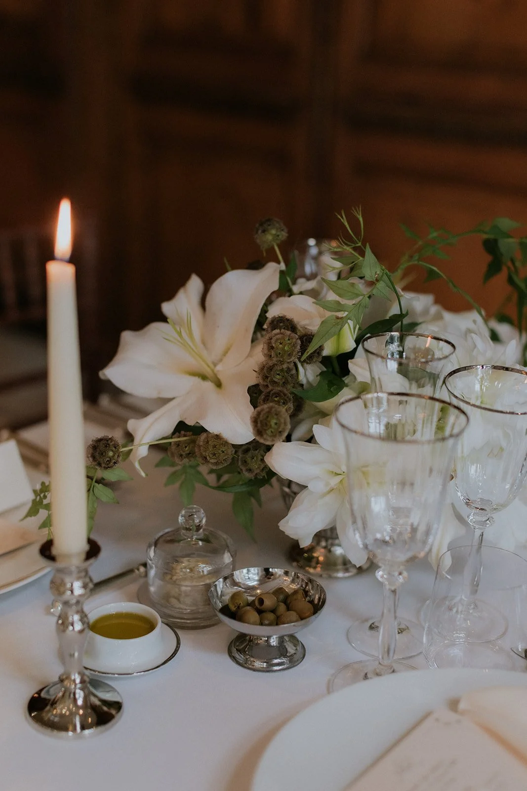 wedding-table-flowers-with-lillies.jpg