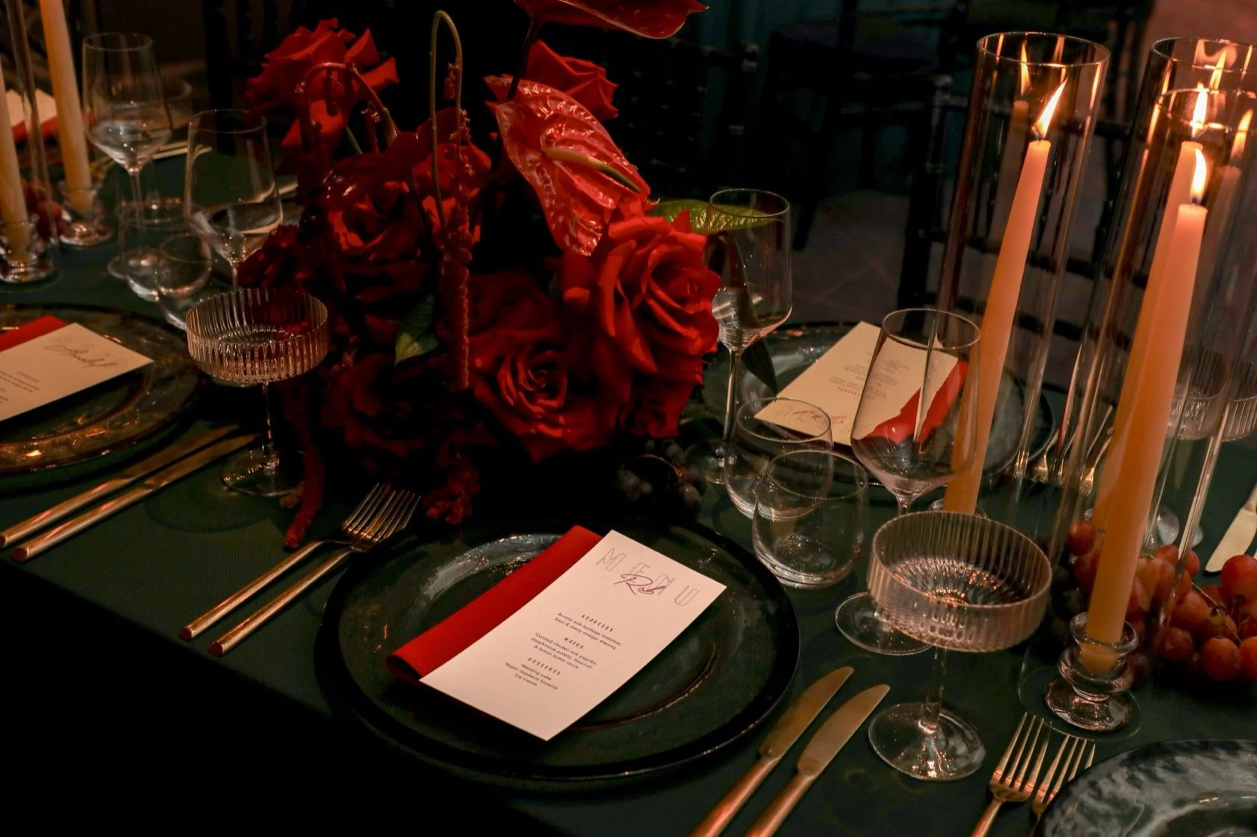 london-city-wedding-with-red-anthuriums-18.jpg