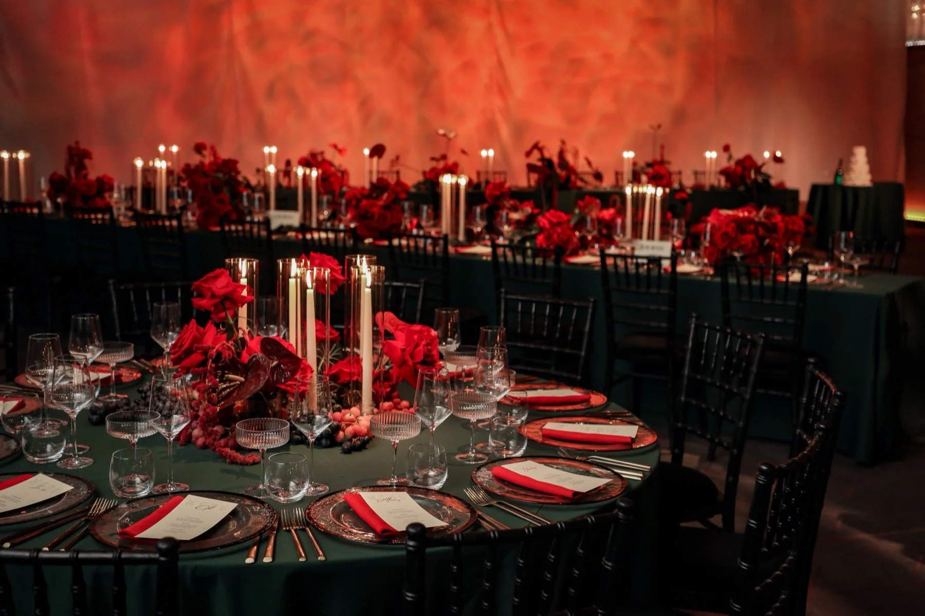 london-city-wedding-with-red-anthuriums-15.jpg