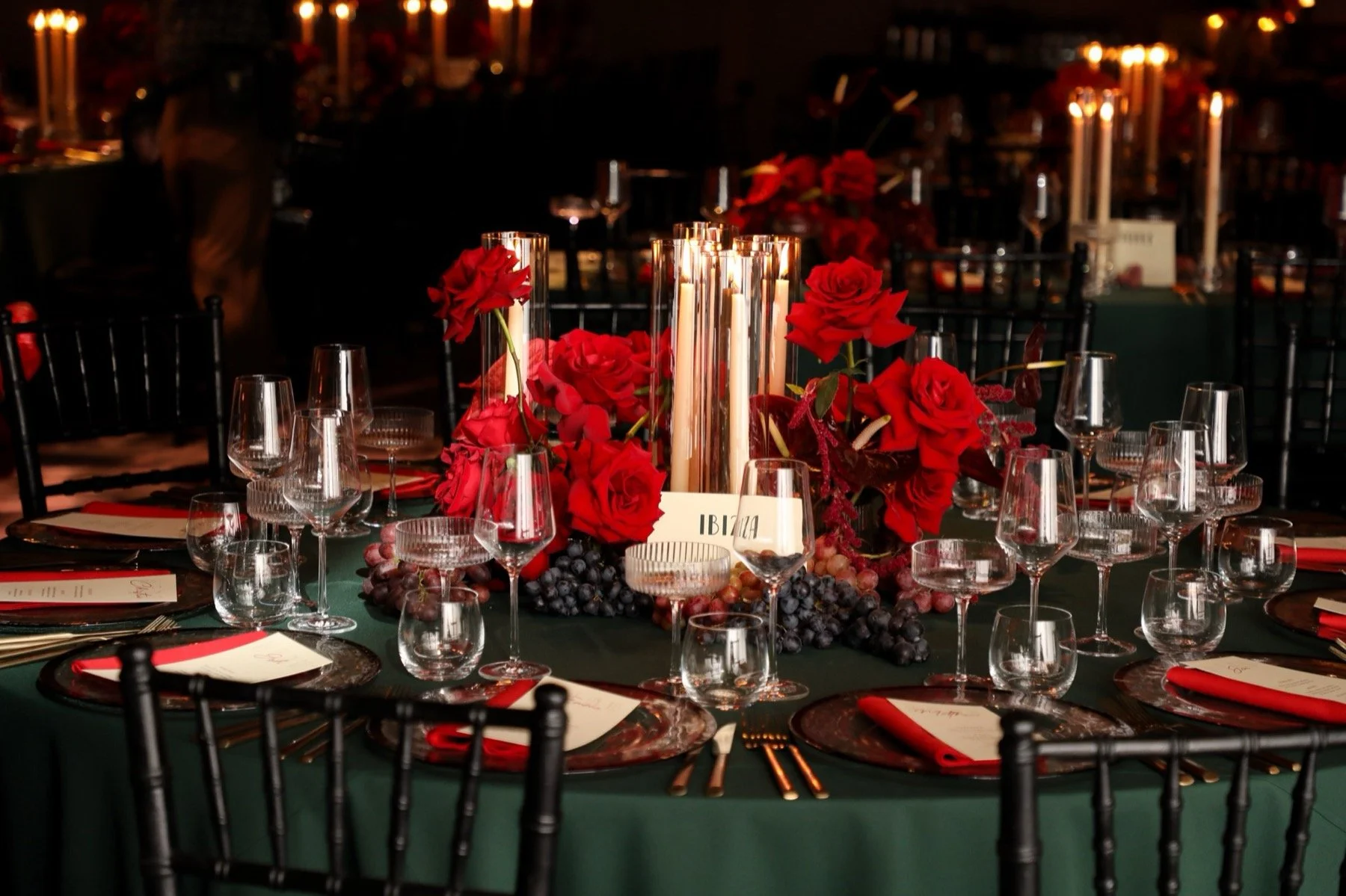 london-city-wedding-with-red-anthuriums-17.jpg