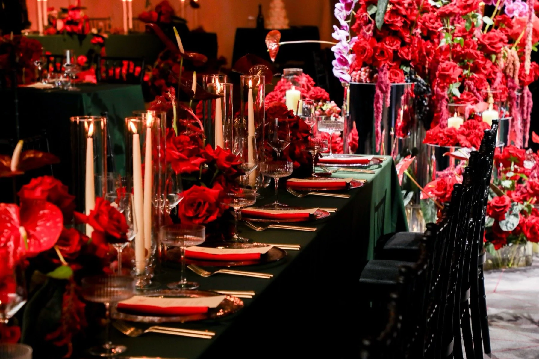 london-city-wedding-with-red-anthuriums-8.jpg