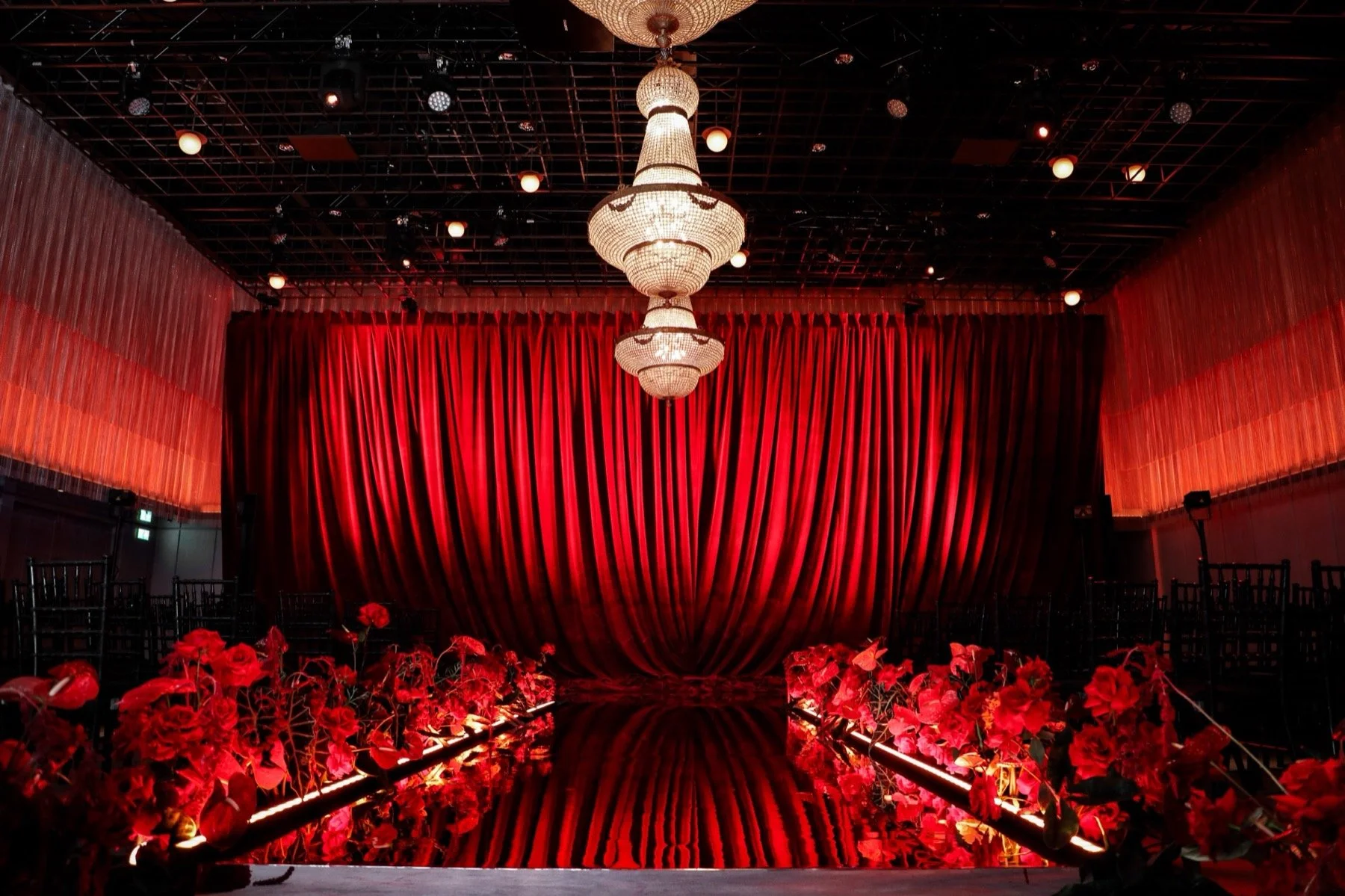 / THE LONDONER HOTEL