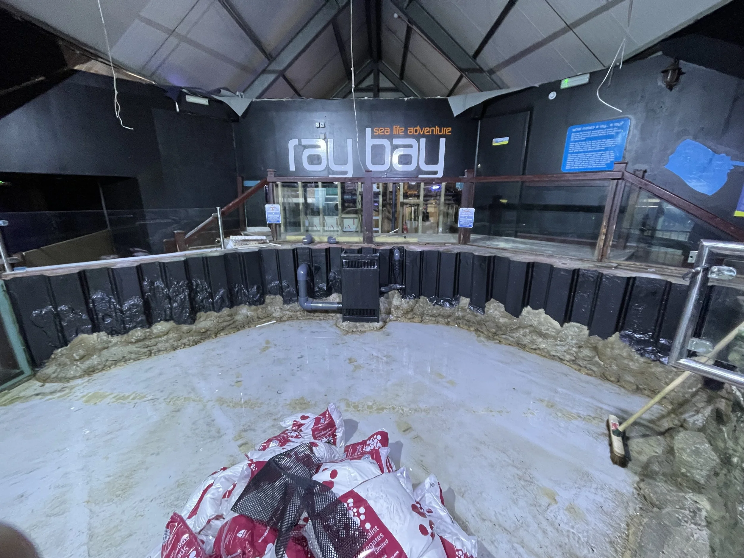 Marine life tank refurbishment