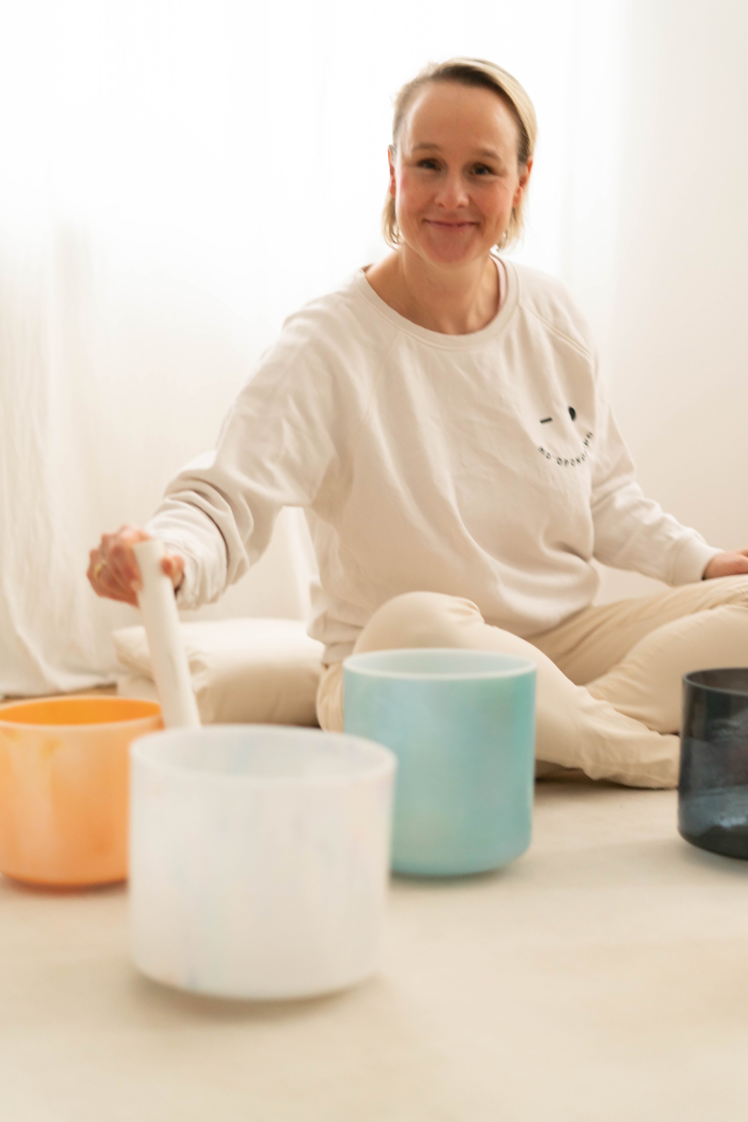 Crystal Sound Bath, Alchemy Bowls von Crystal Tones.Sound Bath & Sound Healing von ALOHACOSIMA. Frequenzen, Entspannung, Regeneration, Harmonie