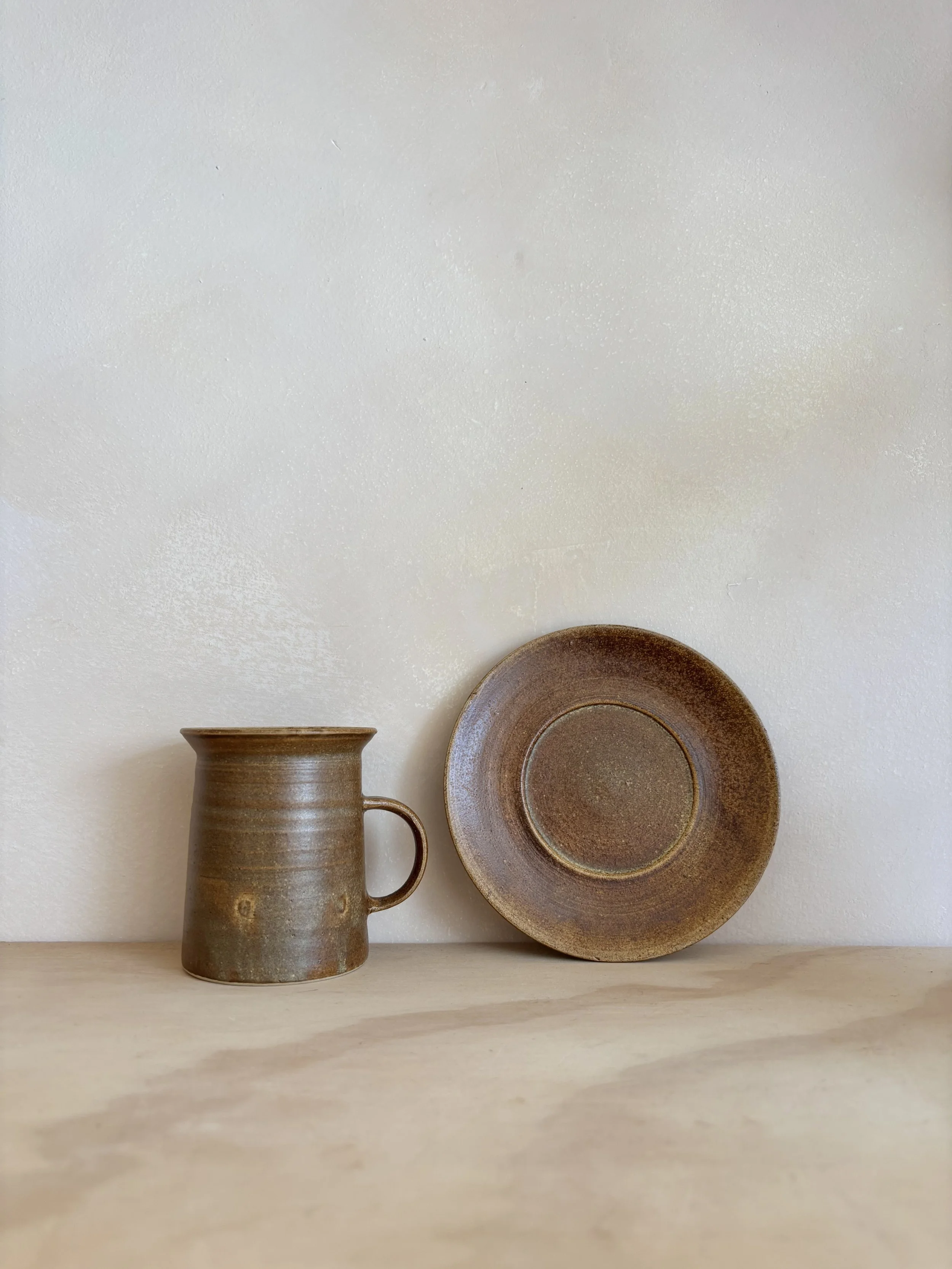 BROWN STONEWARE SET