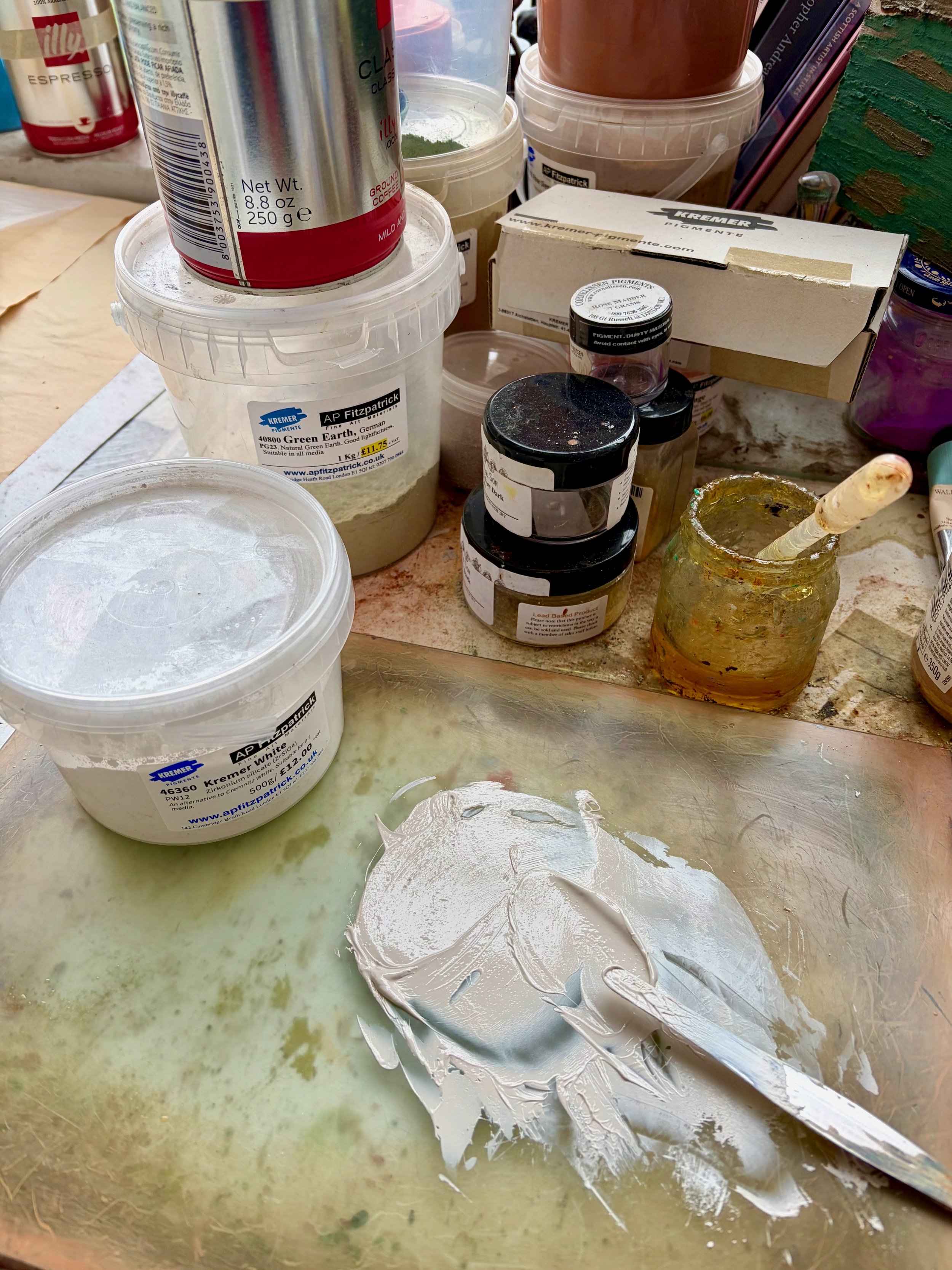 Making oil paint with pigment & oil.1.jpeg