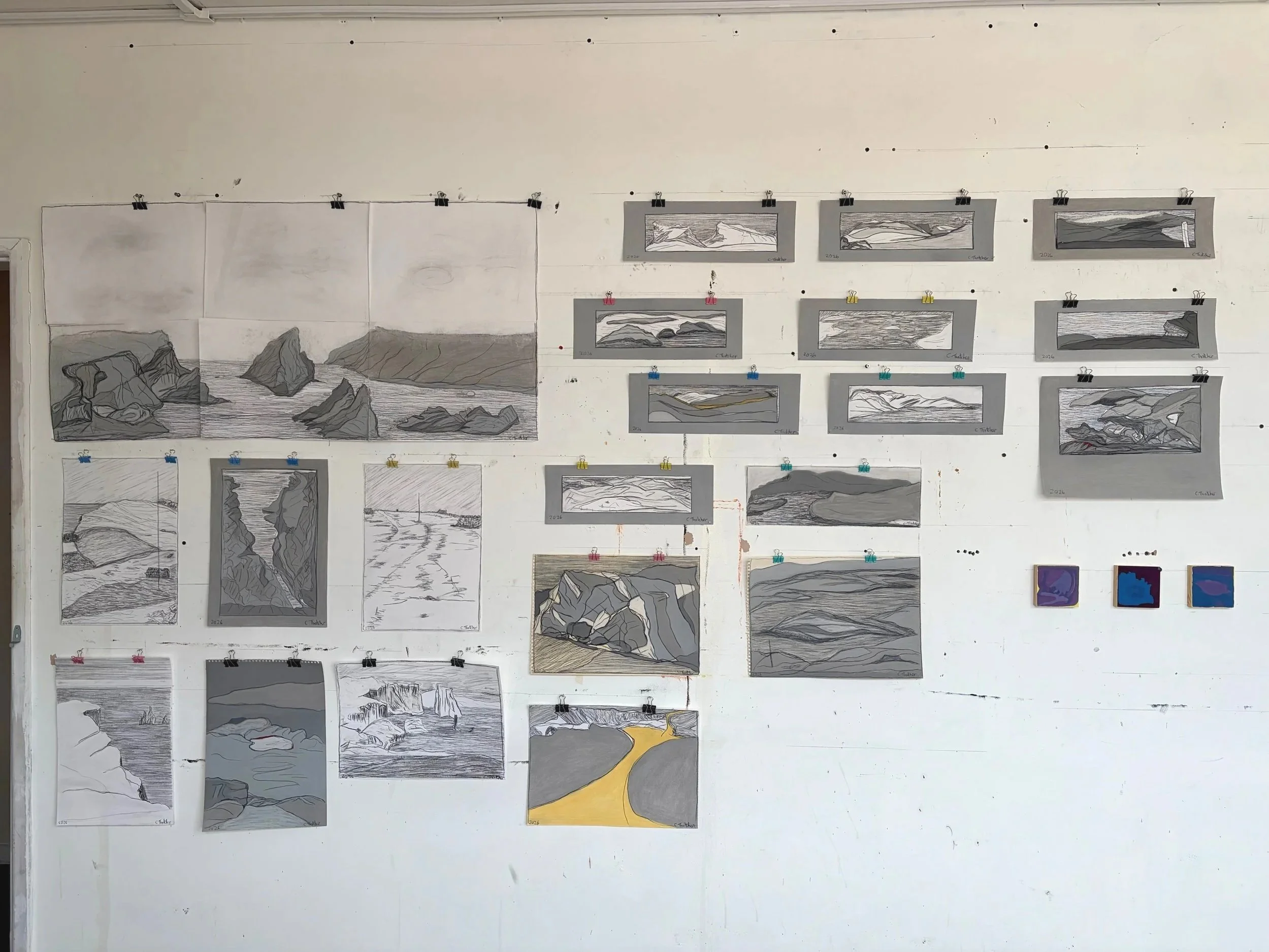 Drawing+on+paper+in+the+studio+2026.2.jpg