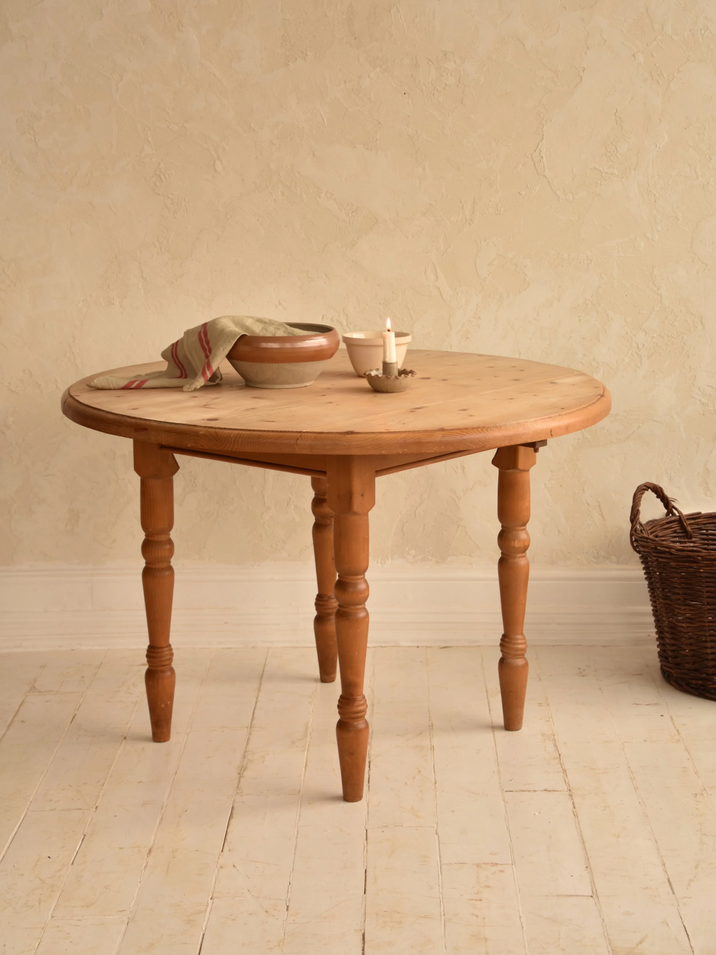 PINE BREAKFAST TABLE