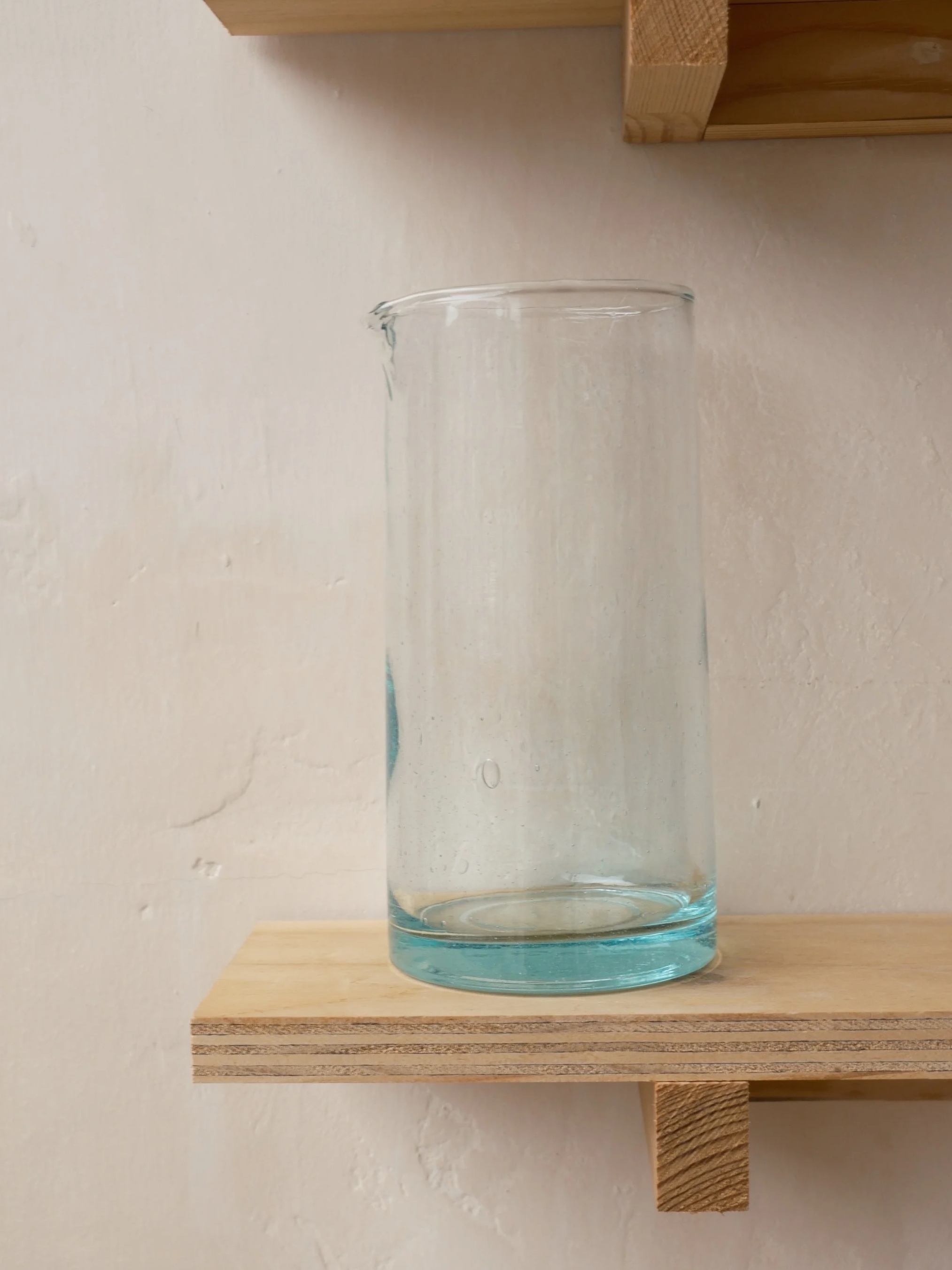 HANDBLOWN CARAFE - CLEAR