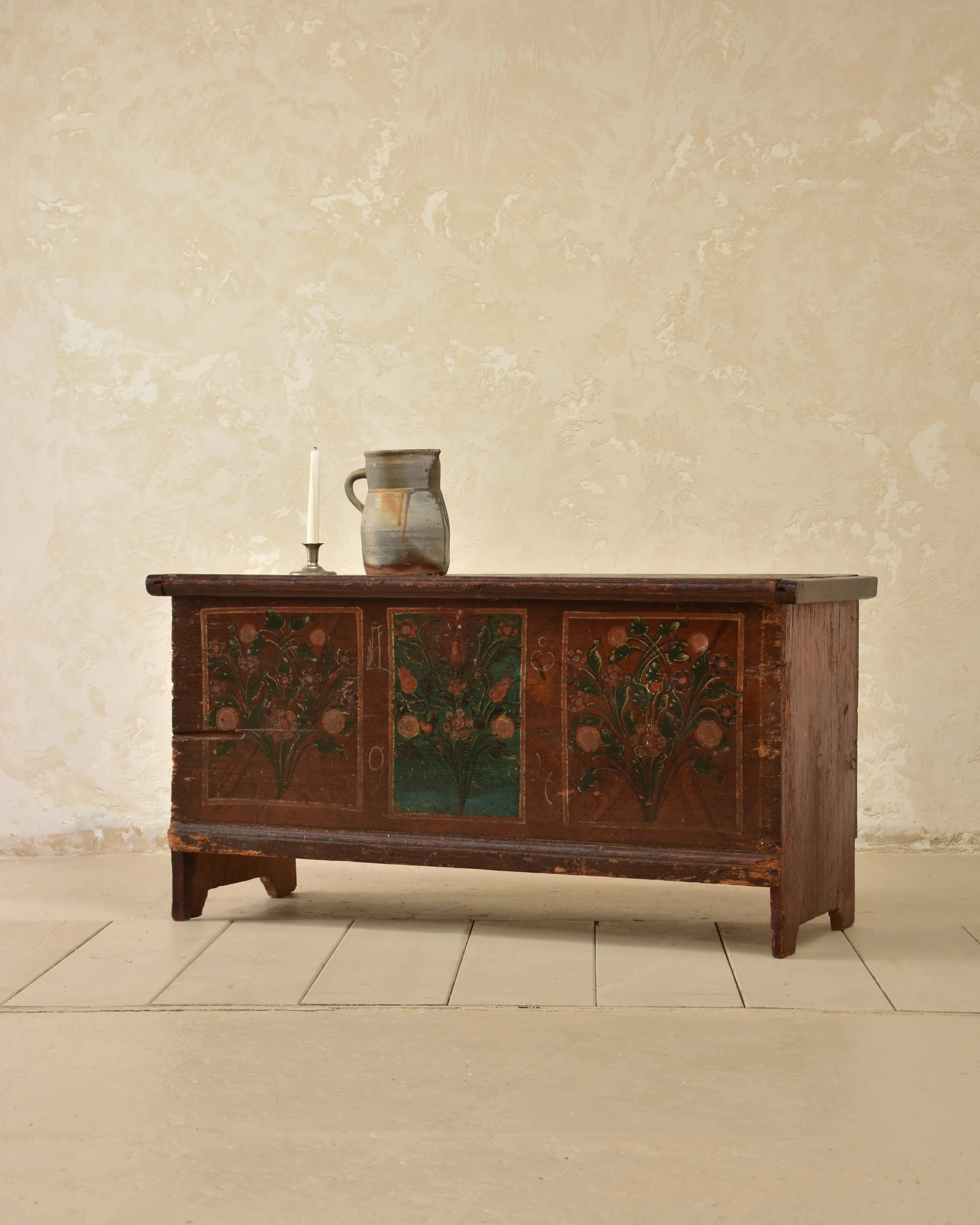 SWEDISH FLORAL CHEST