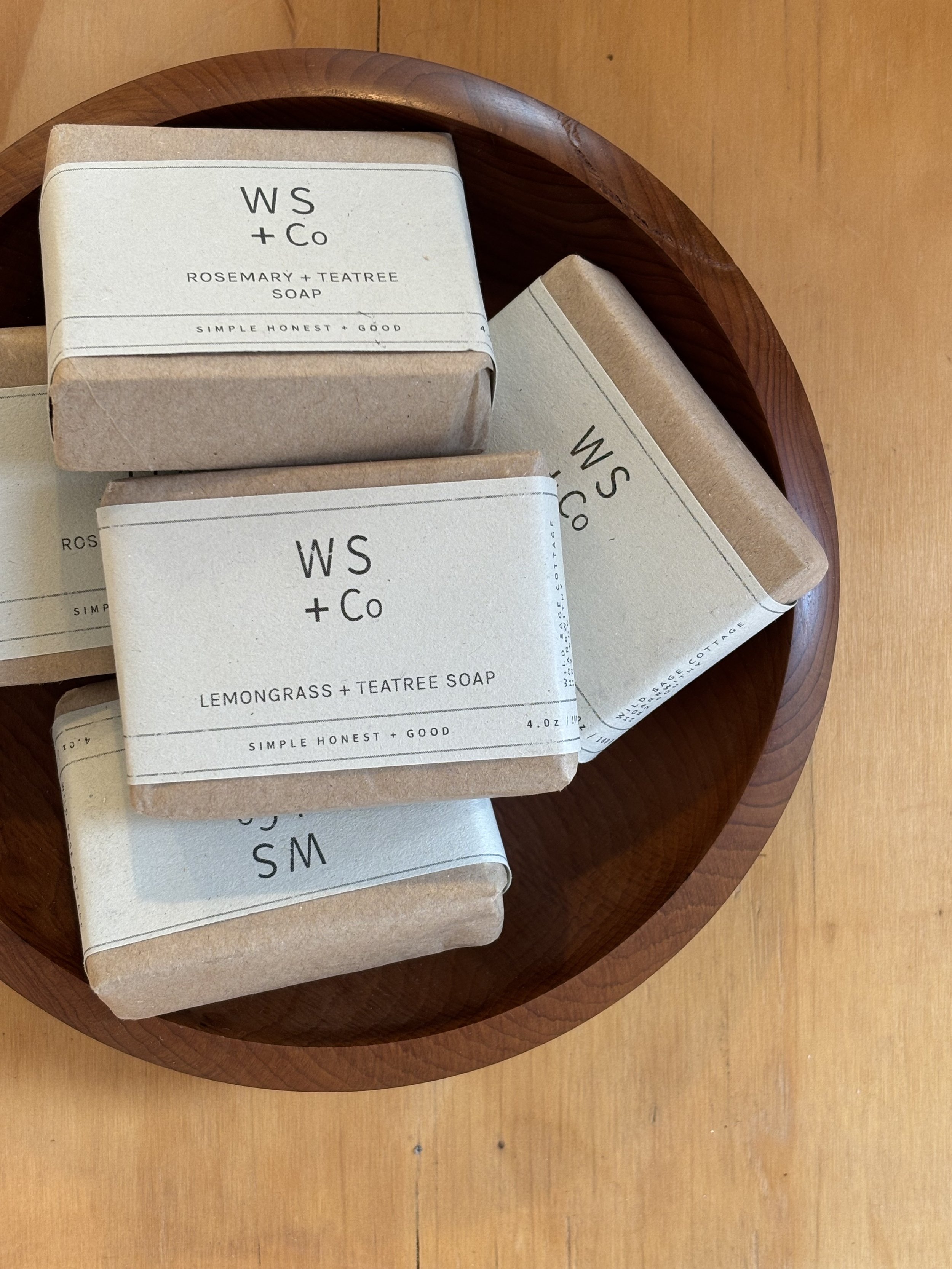 NATURAL SOAP: LEMONGRASS + TEATREE