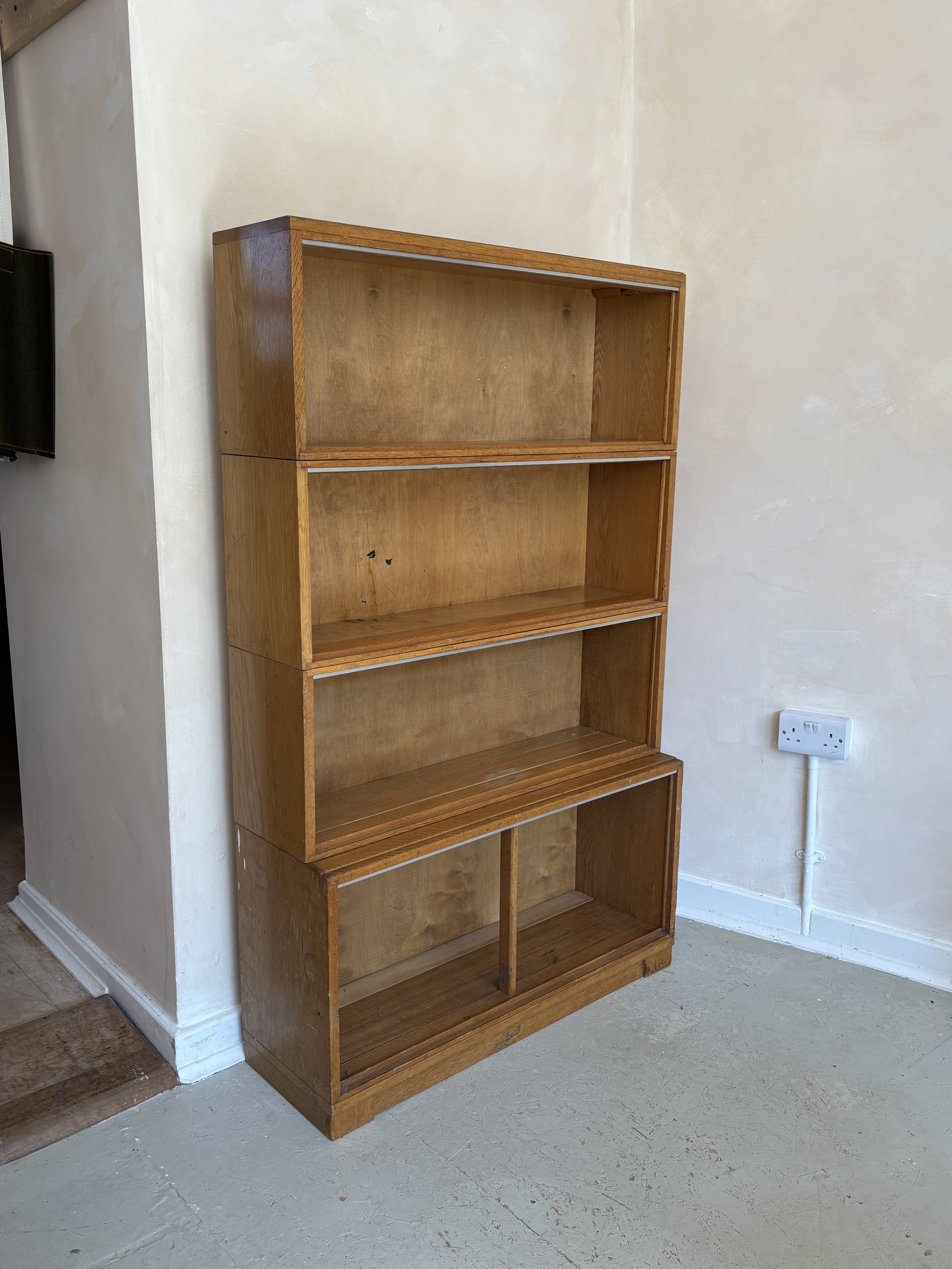 MODULAR SHELVES