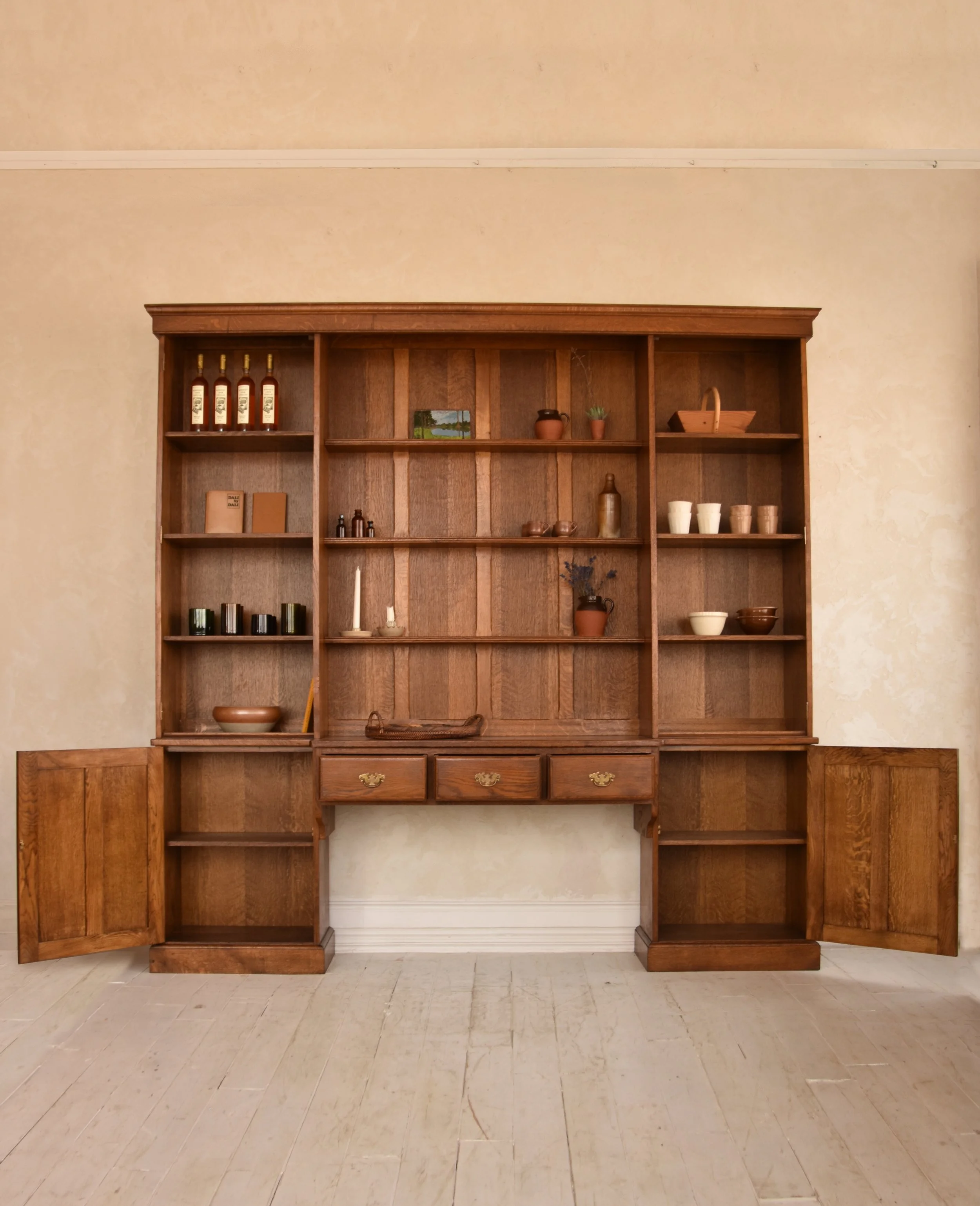 Cabinet.jpg
