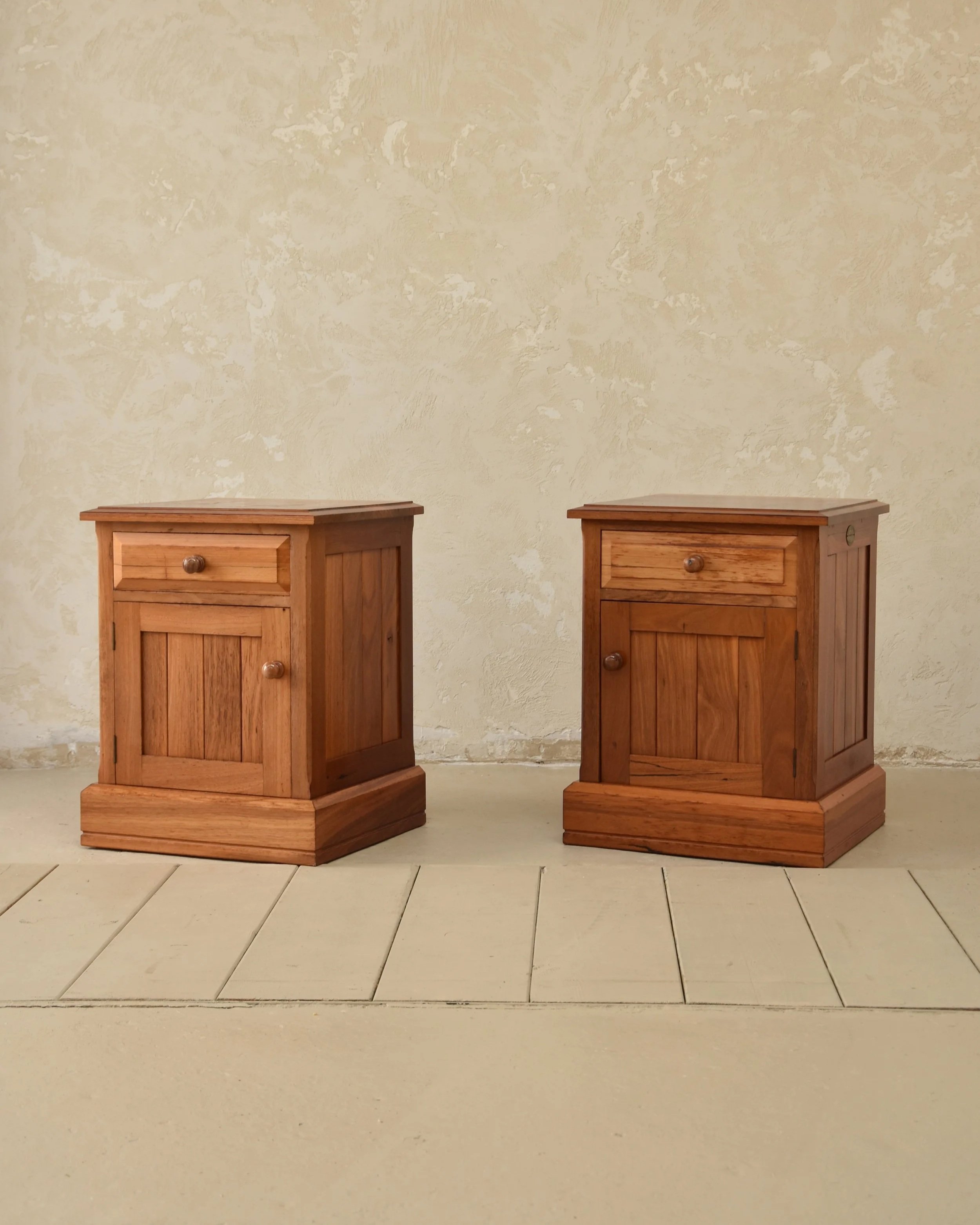 BEDSIDE CABINETS