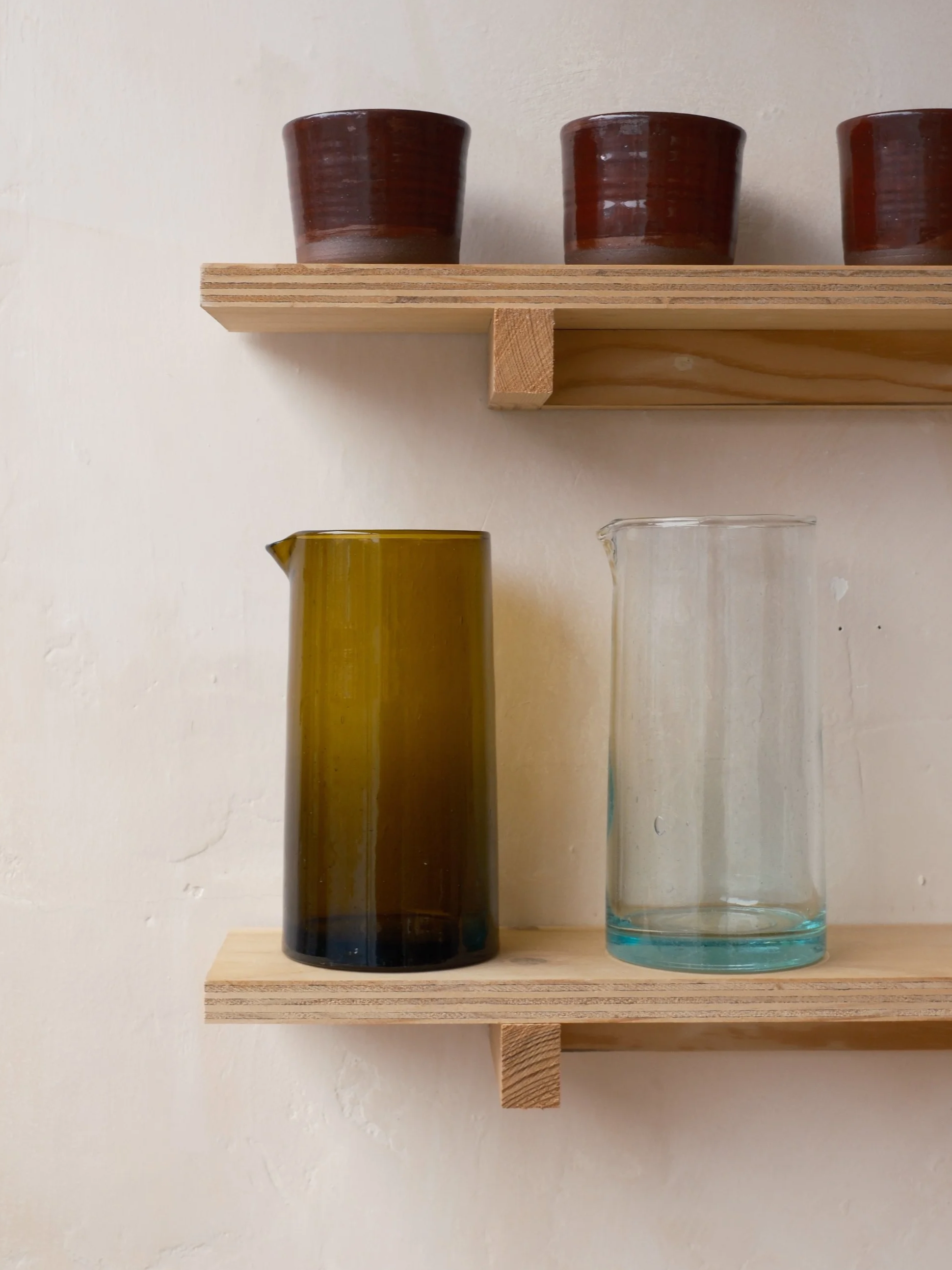 HANDBLOWN CARAFE - OLIVE