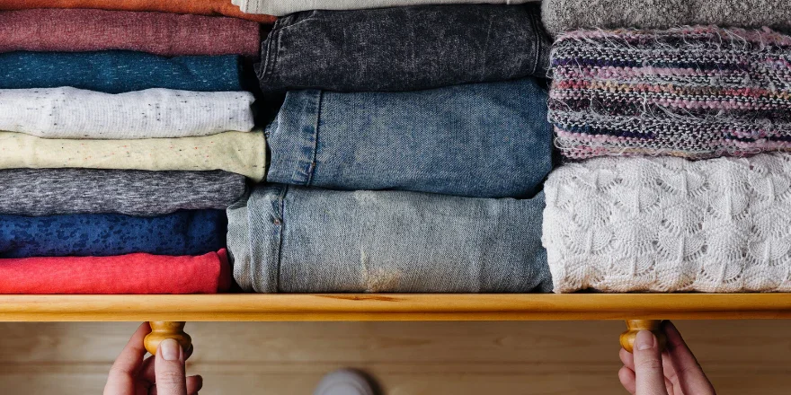 Folded_clothes.webp
