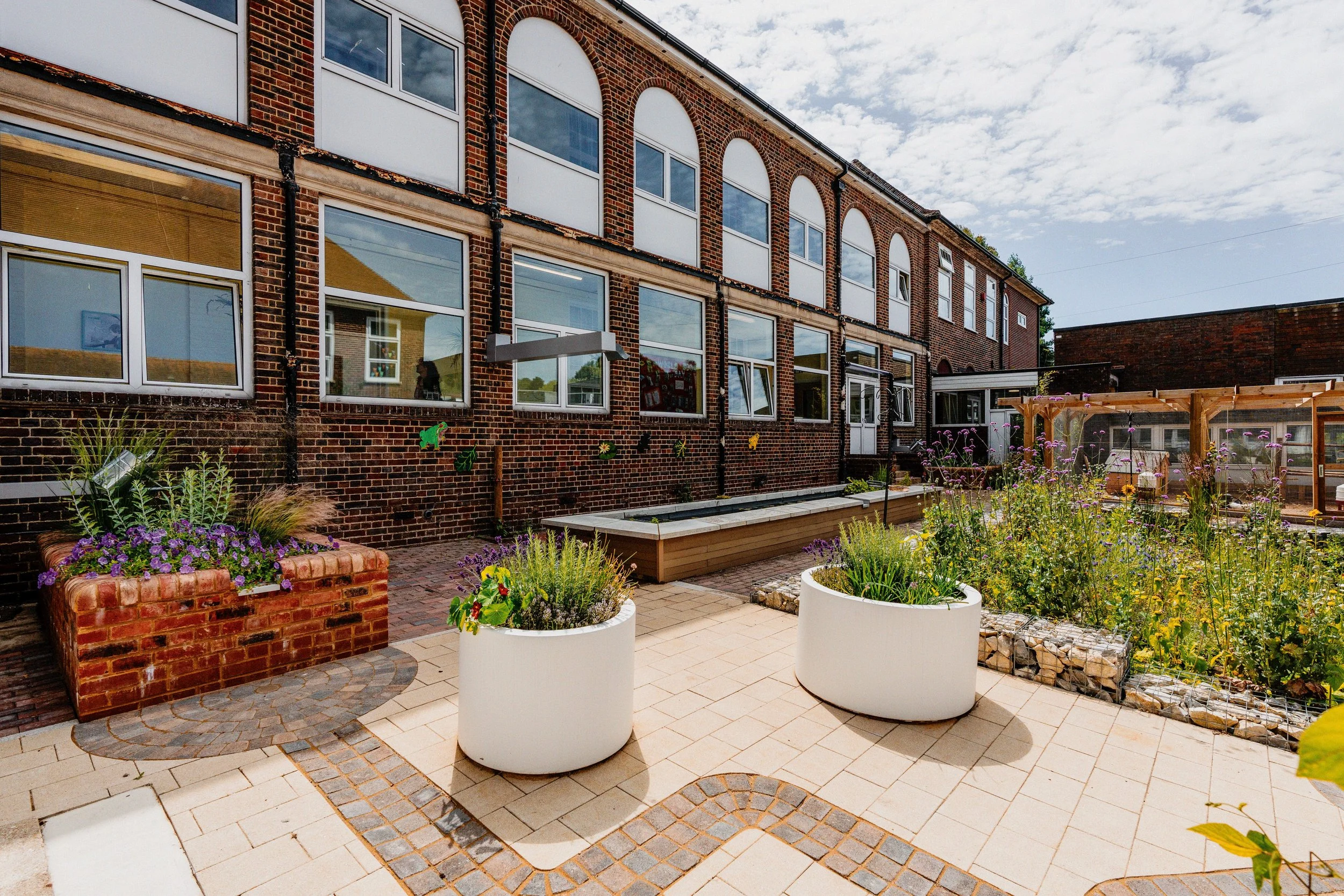 vu-garden-design-landscaping-kent-recent-projects-moulsecoomb-primary-school-5.jpg