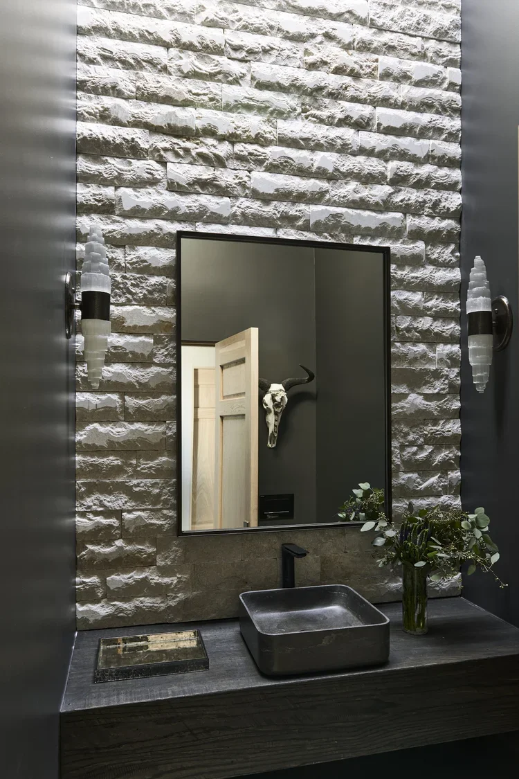 Modern Bathroom with Textured Wall Tile and Vessel Sink