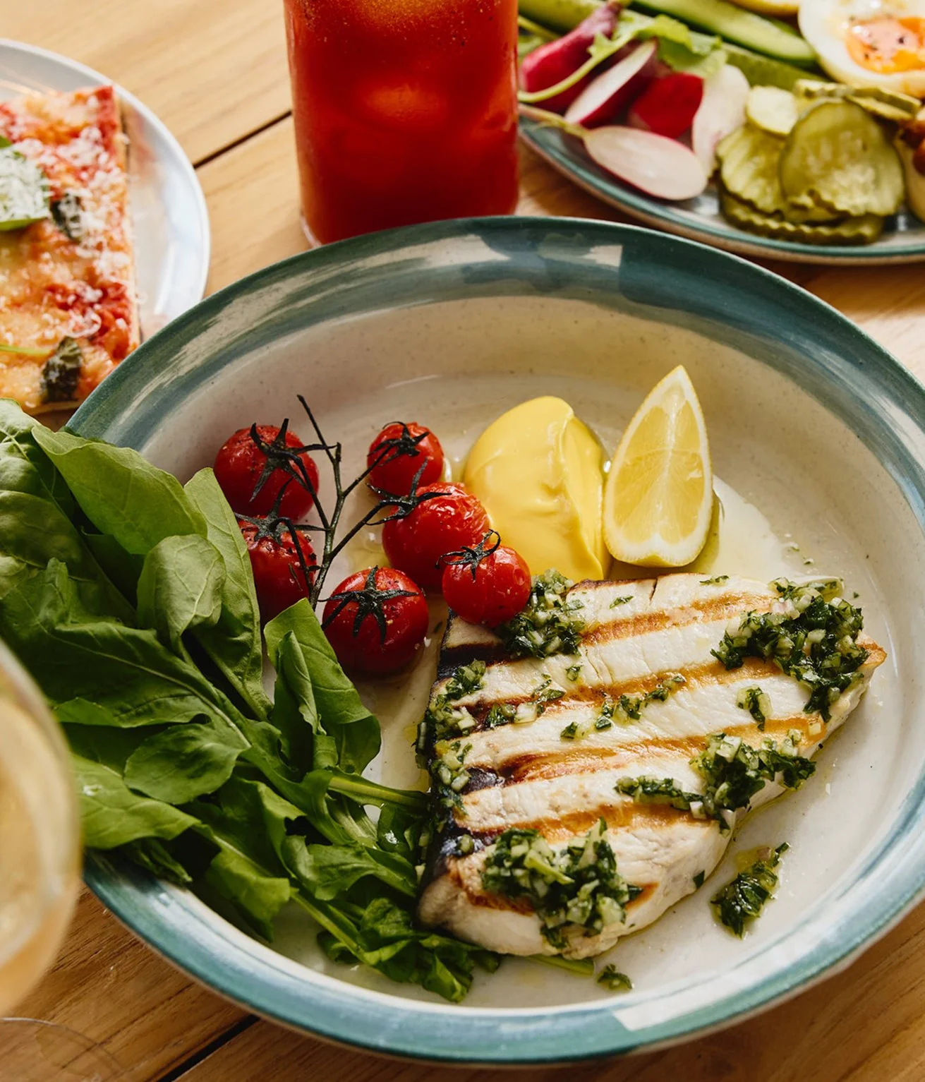 Opera Bar &amp; Applejack