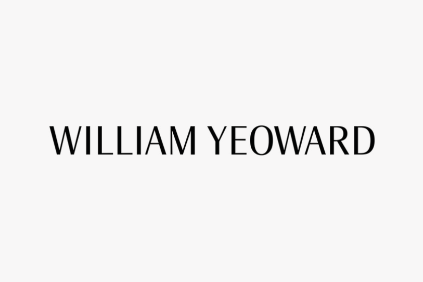 Der Name 'William Yeoward' ist auf weißem Hintergrund in schwarzer Schrift geschrieben.