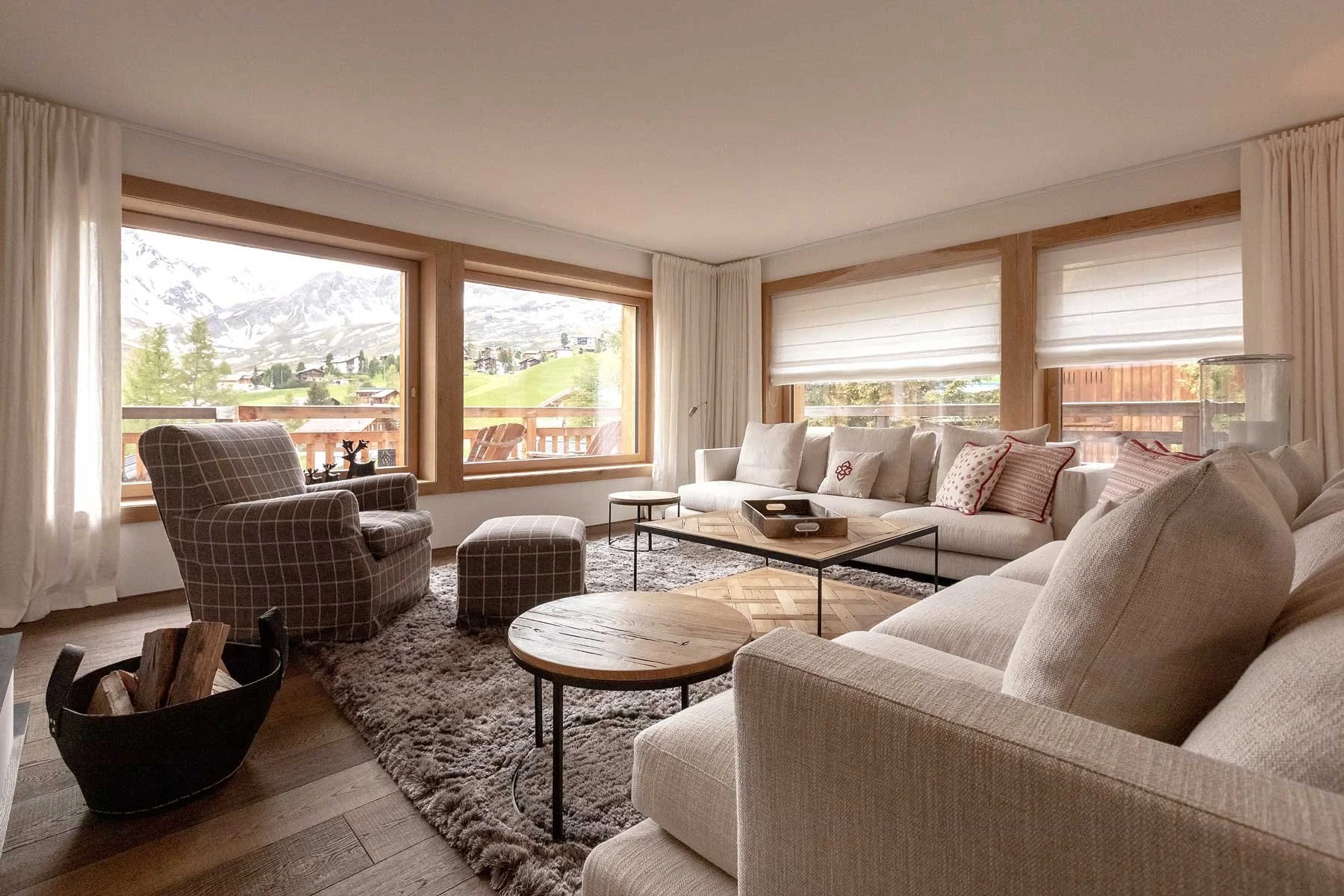 inneneinrichtung-referenz-chalet-arosa-wohnen-1.jpg