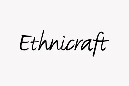 Das Bild zeigt das Wort 'Ethnicraft' in einer eleganten, schwarzen Schreibschrift auf weißem Hintergrund.
