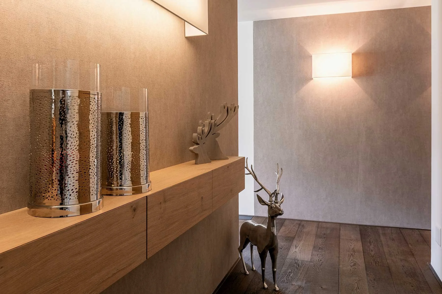 inneneinrichtung-referenz-chalet-arosa-flur-1.jpg