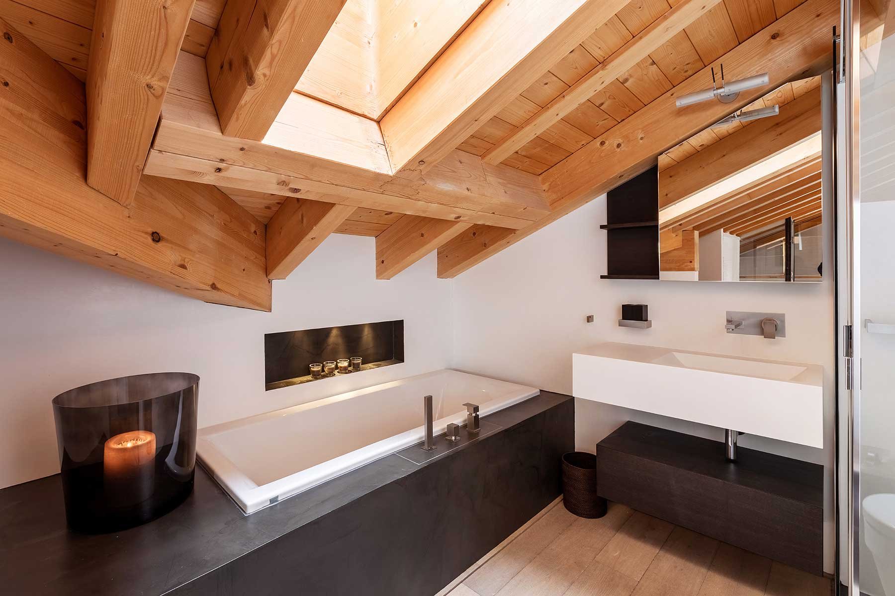 inneneinrichtung-referenz-dachwohnung-arosa-bad-1.jpg