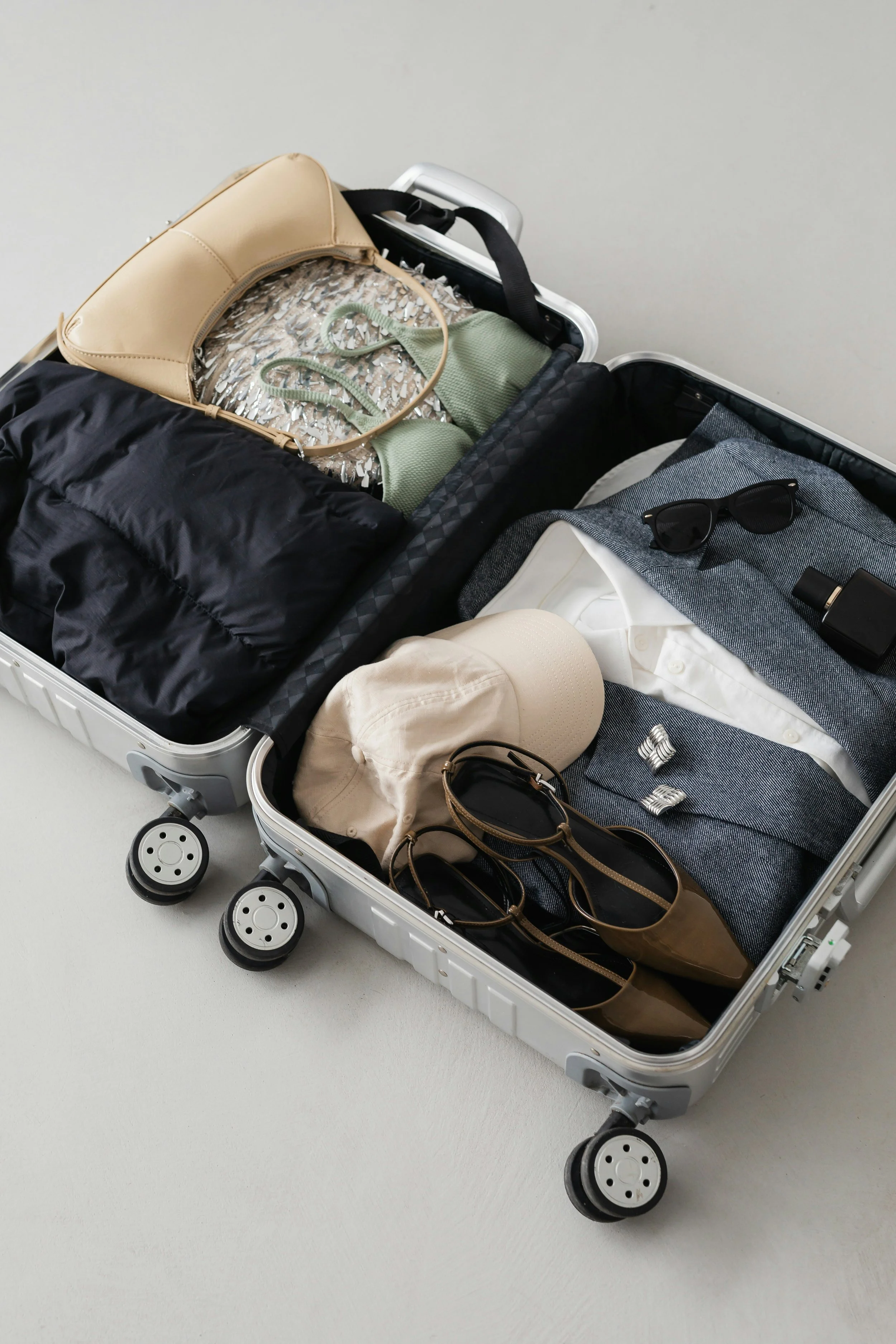 Valise minimaliste : la capsule qui marche vraiment 