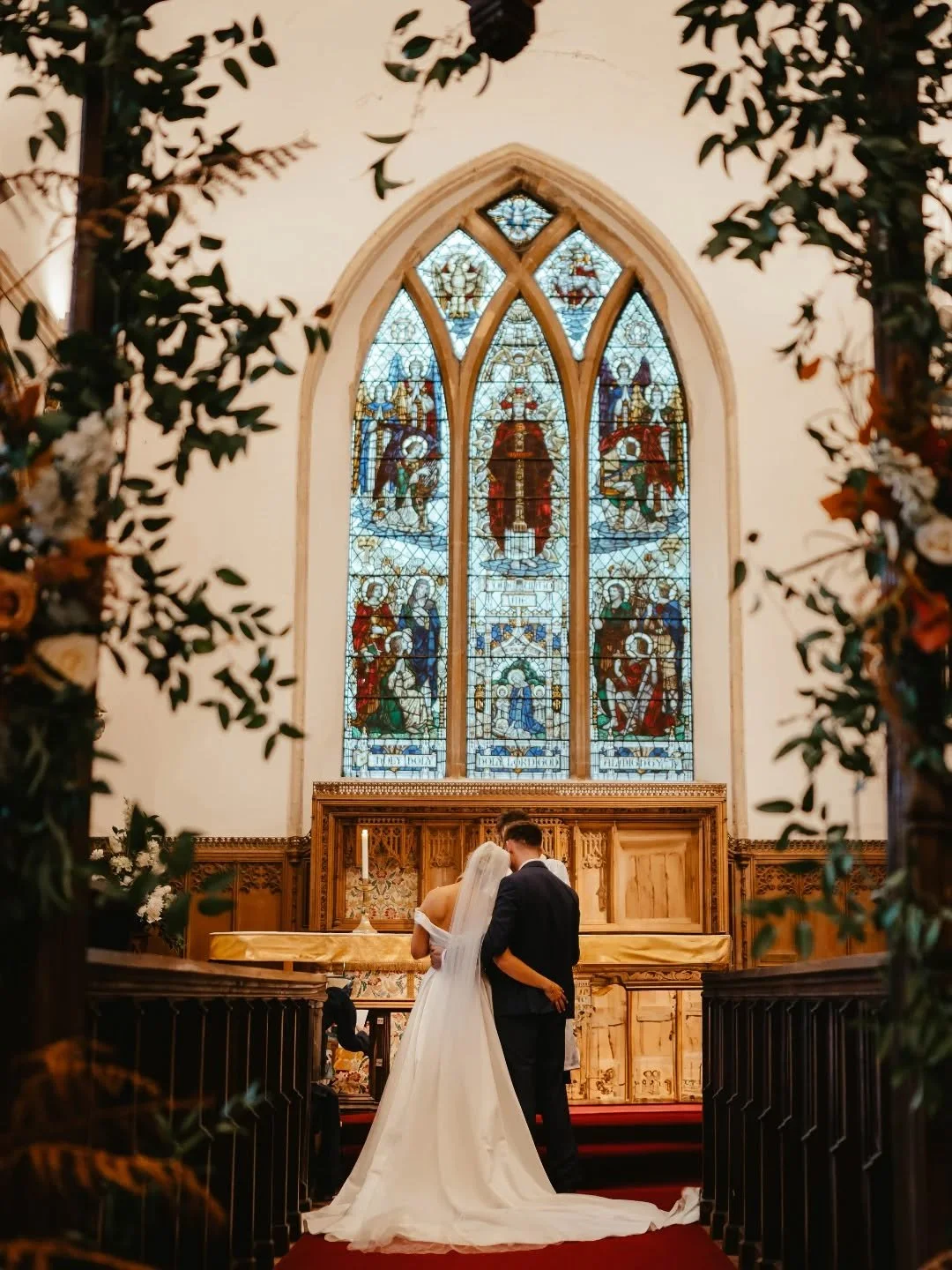 A little snuggle at the altar!!