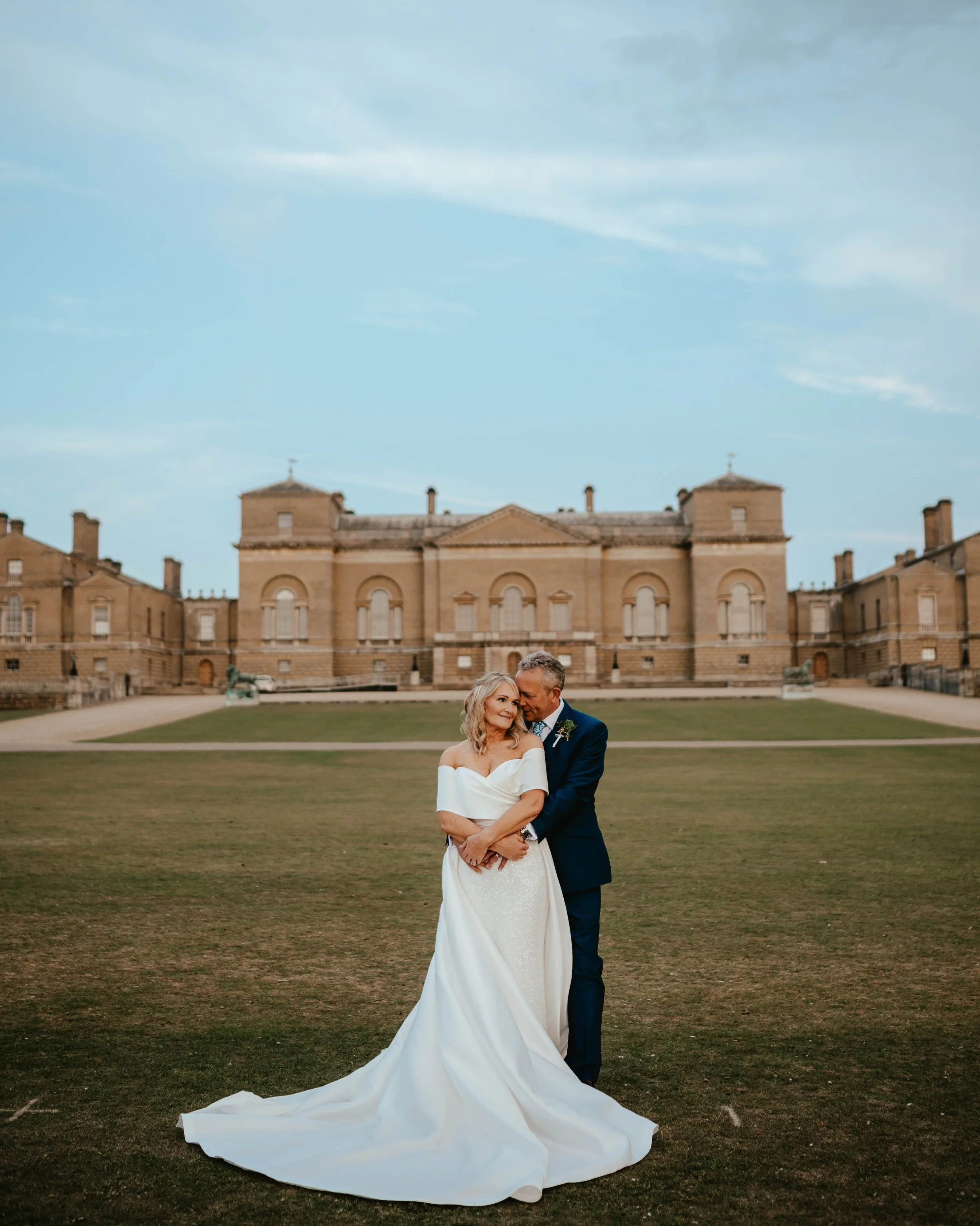 One of the hottest days of the year, the stunning backdrop of Holkham Hall, and two incredible people saying "I do."

Clare &amp; Doug's day was all about keeping things relaxed and enjoying every moment as it came. No stress, no rushing ar