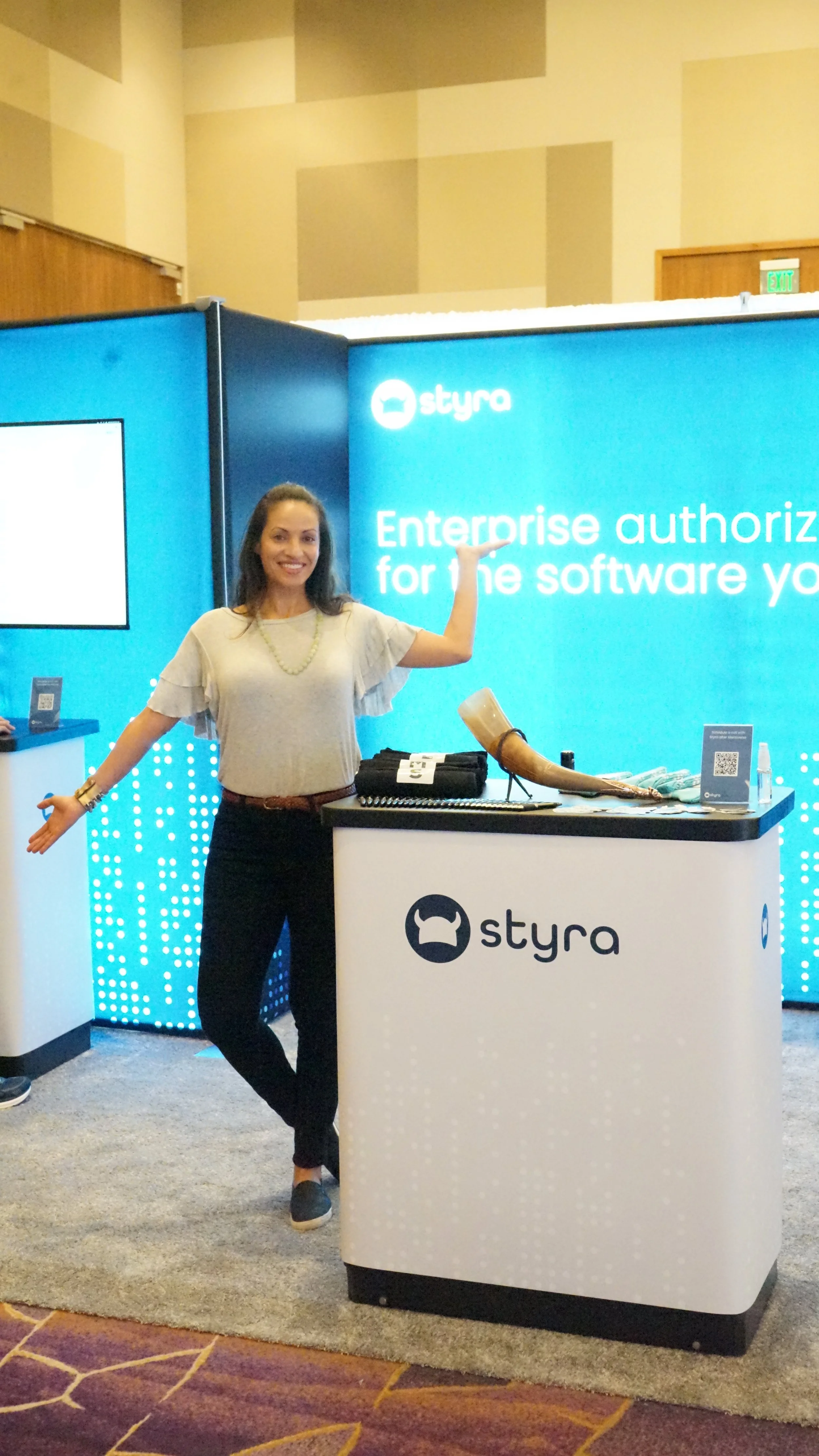 Avoid Over Paying &amp; Maximize ROI at Your Next Trade Show using a Lighter Booth