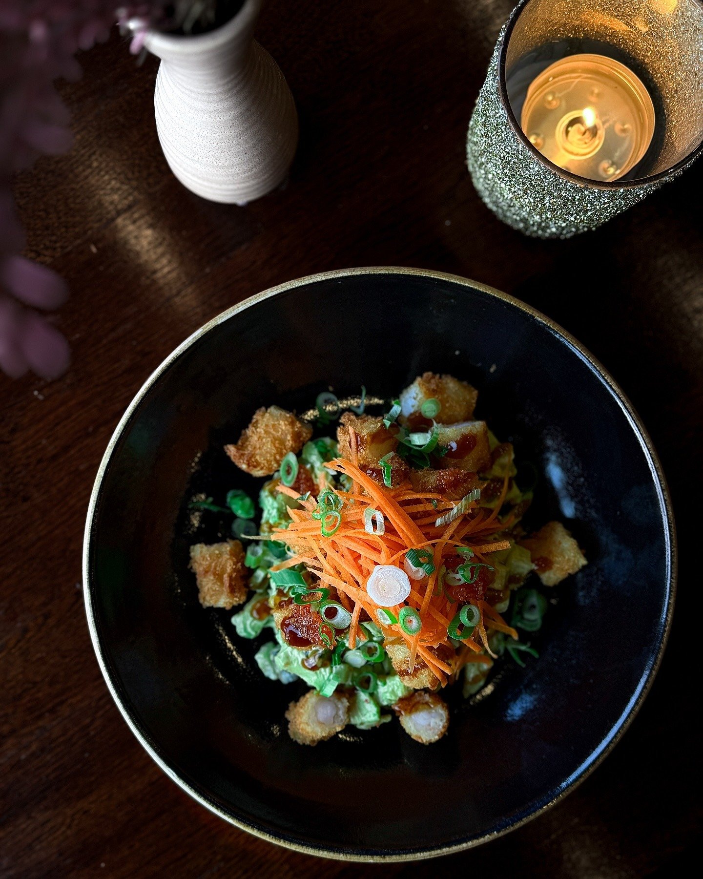Cripsy tempura salat - en av våre bestselgere hos Bergmanns Tønsberg.