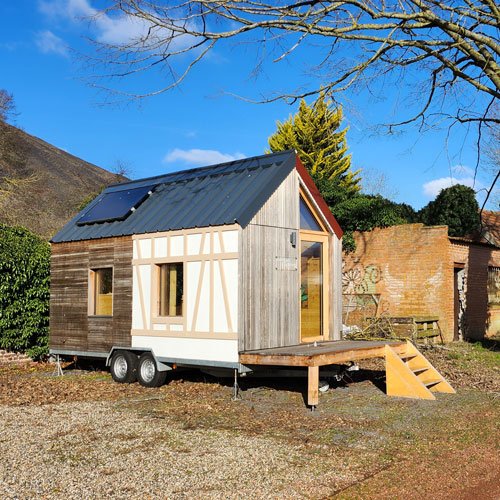TINY HOUSE <br>