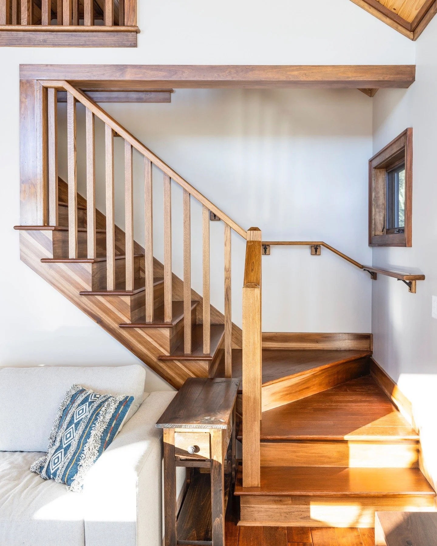 Every detail matters. Wood tones, clean lines, and natural light.

We love creating homes that feel warm and inviting.

📷: Sandoval Photo

#SunnyDayHomes #CustomBuilder #MountainHomes #828isgreat