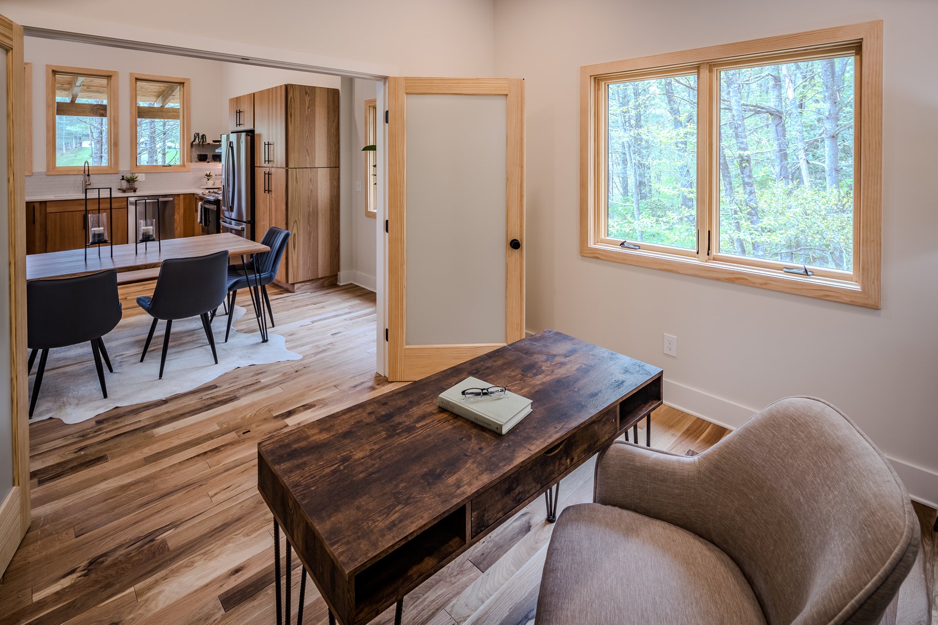 Large 1920 X 1080-24.jpg