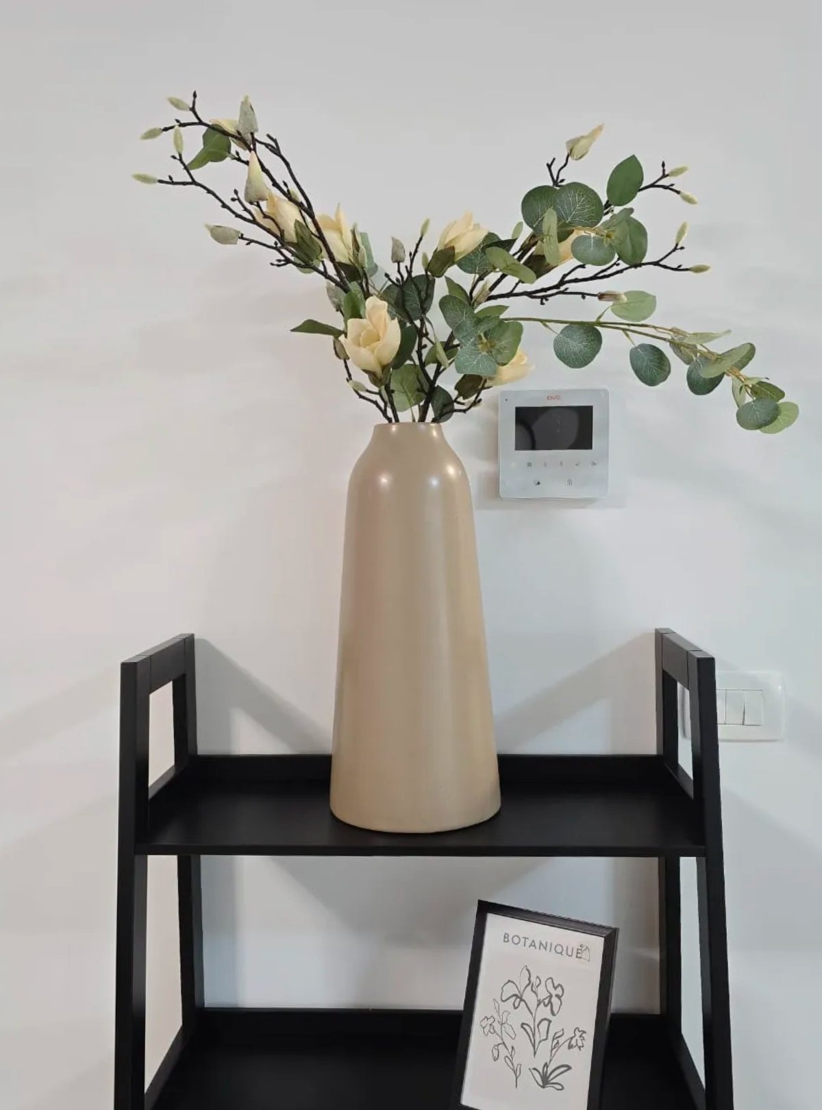 flowers in the livibg room