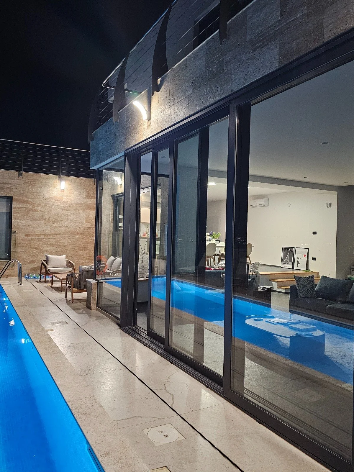 villa night view