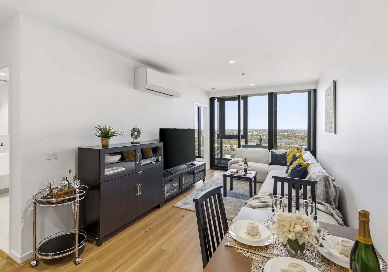 Southbank Apartment with modern luxury furniture 