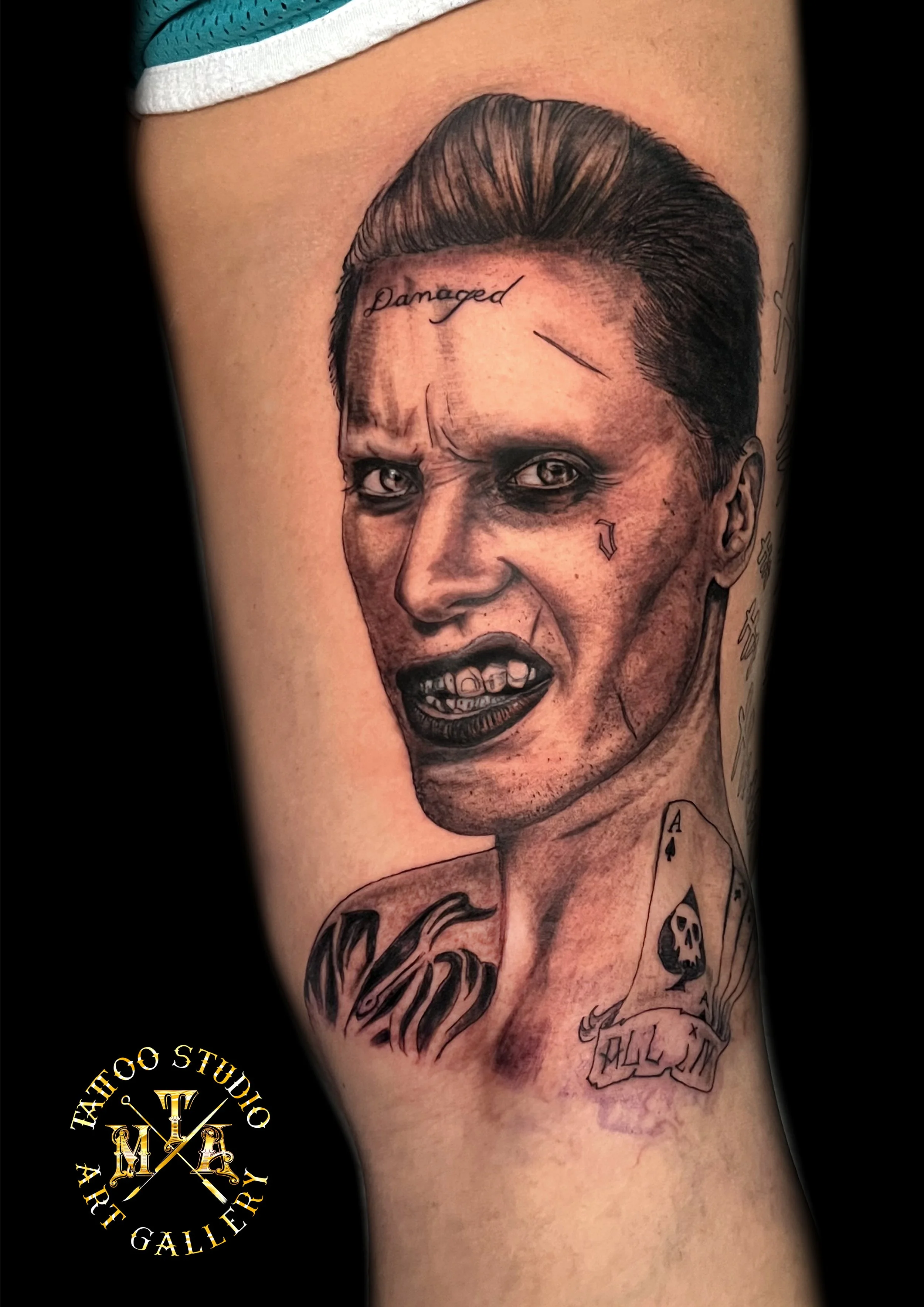 Tatuaggio realistico del joker