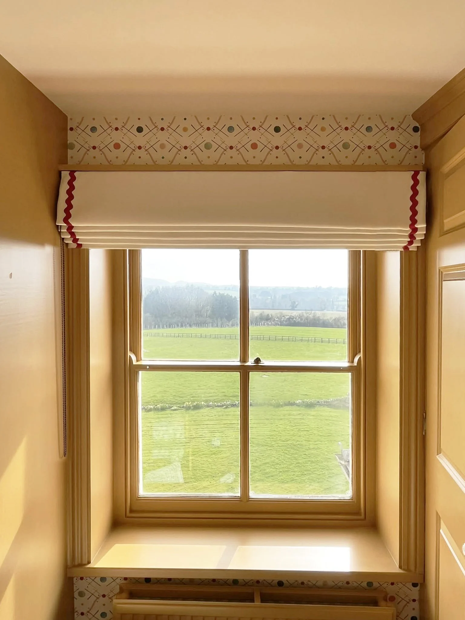 Nola's Dressing Room Blind 2.JPG