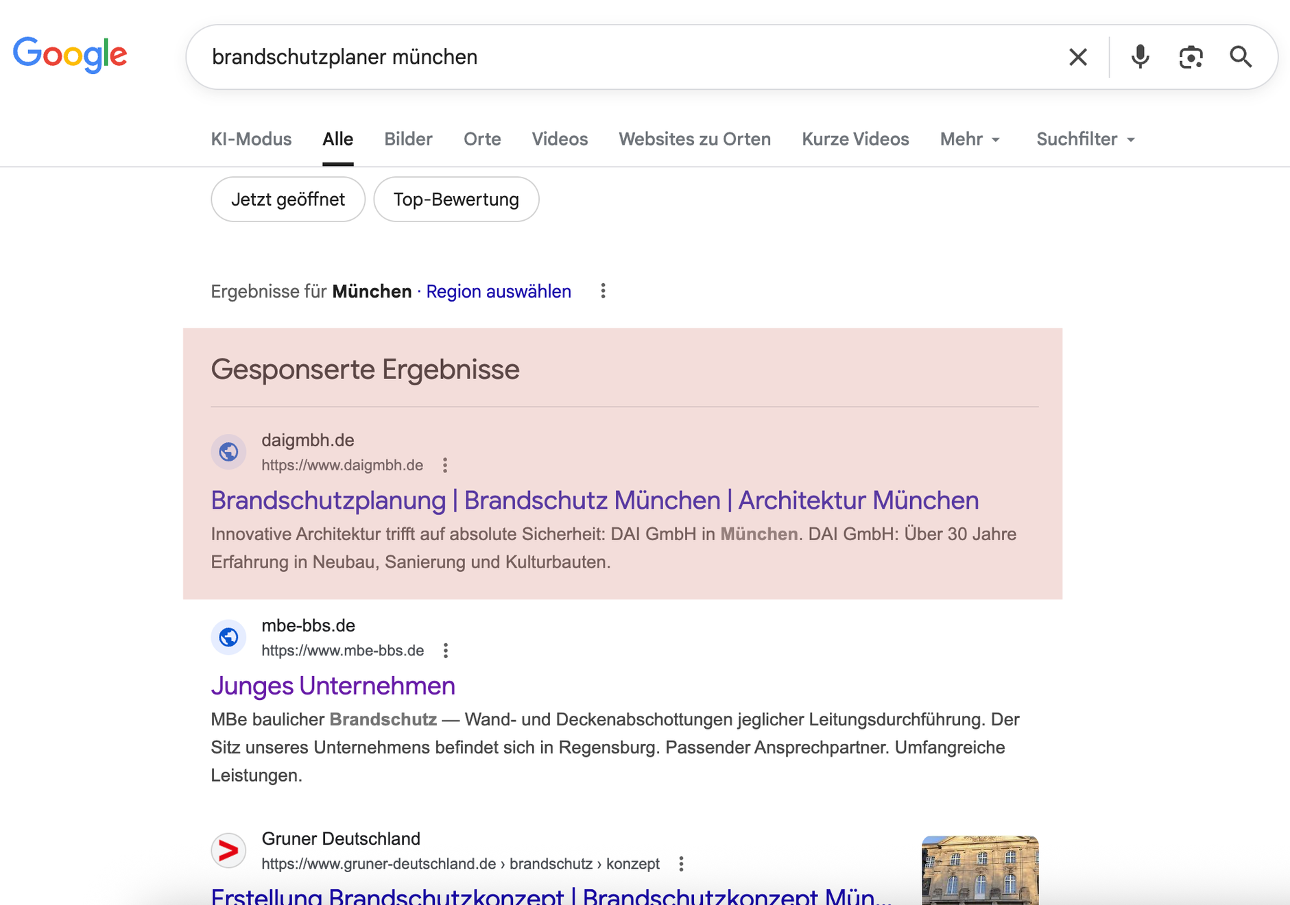 Screenshot einer Google-Suche nach 'brandschutzplaner münchen', zeigt Suchergebnisse für Brandschutzplanung in München, mit Links zu verschiedenen Unternehmen.