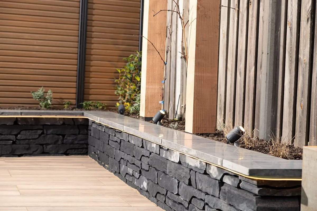 plantenbak aanleggen door hovenier uit zenderen delden hellendoorn