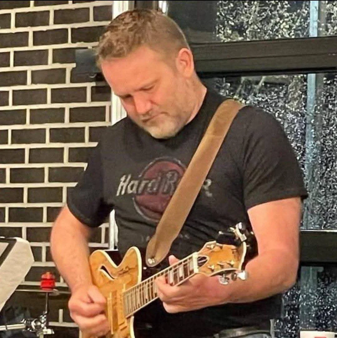 Live Music with Steve Ison