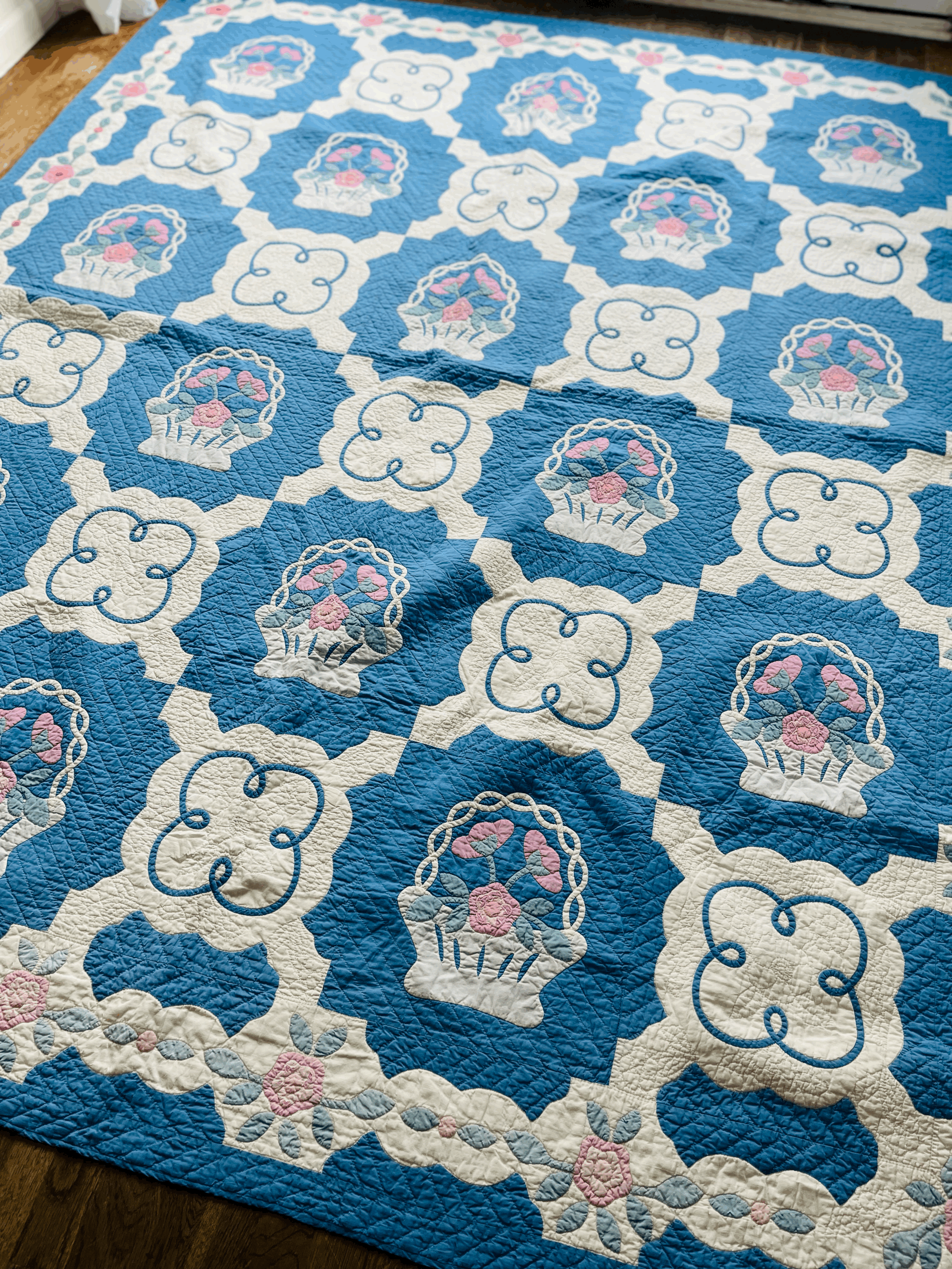 Vintage Appliqué Basket Quilt