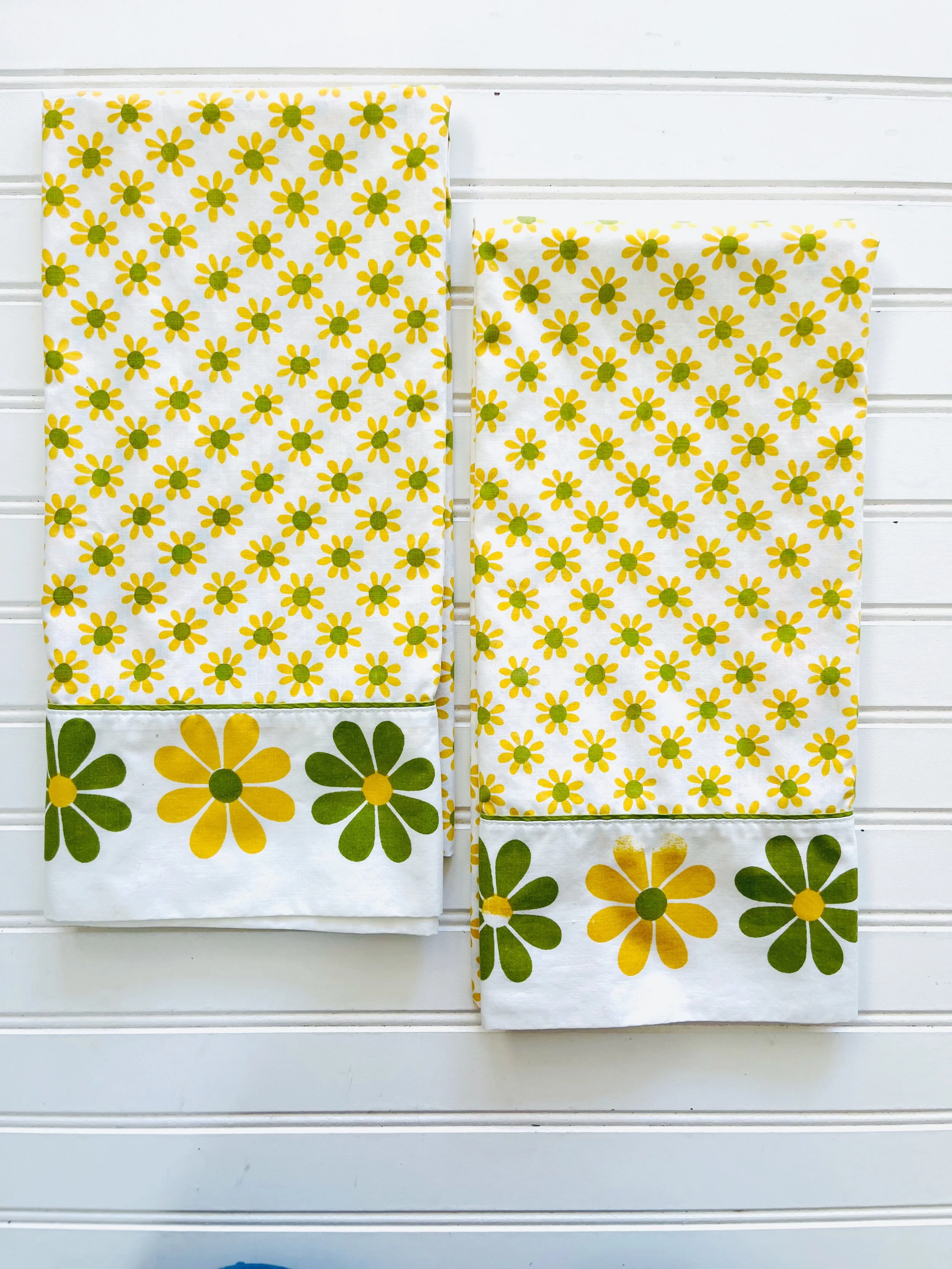 Vintage Daisy Pillowcase Pair | Retro Yellow & Green Floral Standard Pillowcases