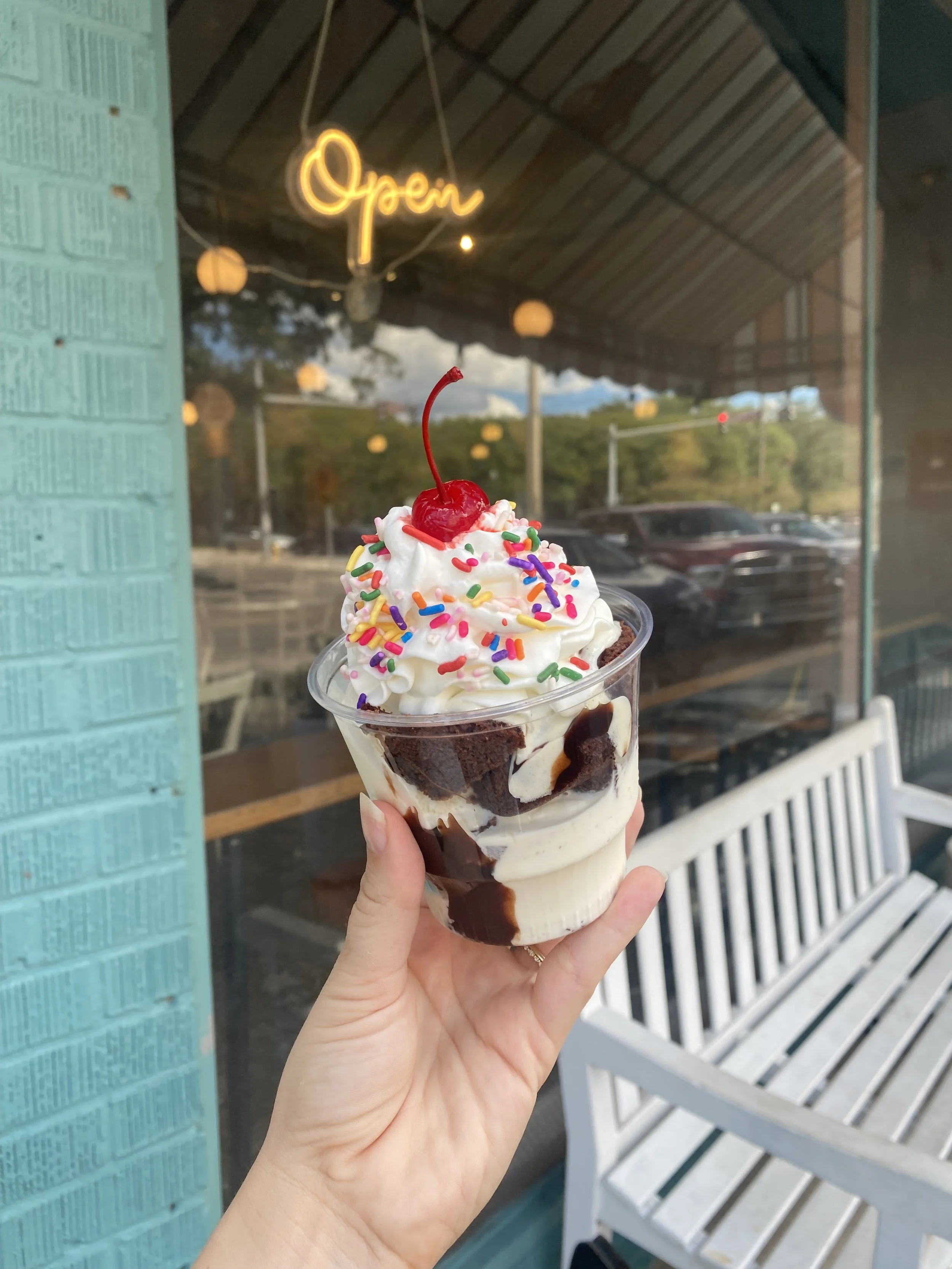 delicious ice cream brownie sundae at 822 post street, jacksonville f